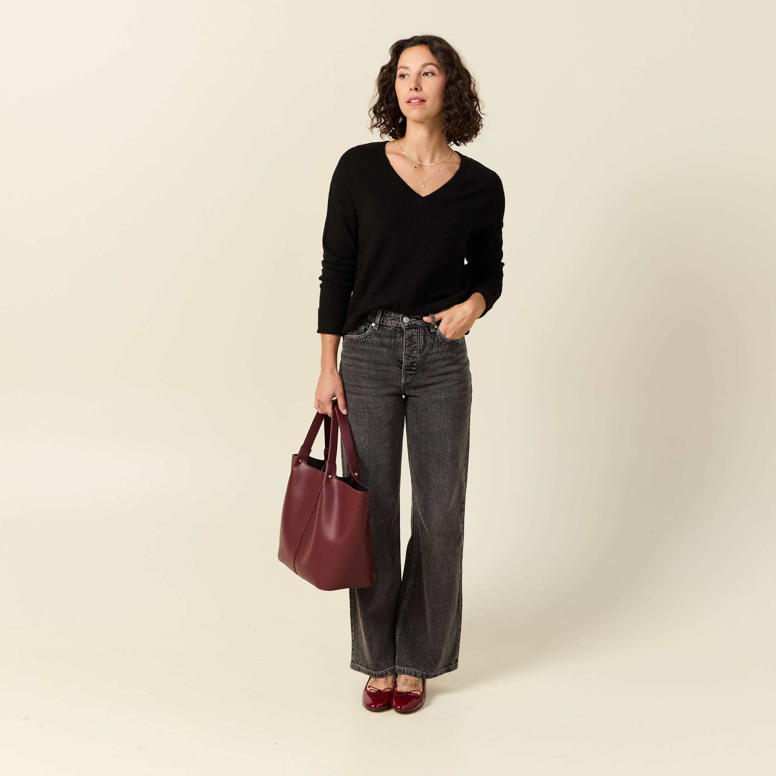 Pull manches longues col en V noir femme