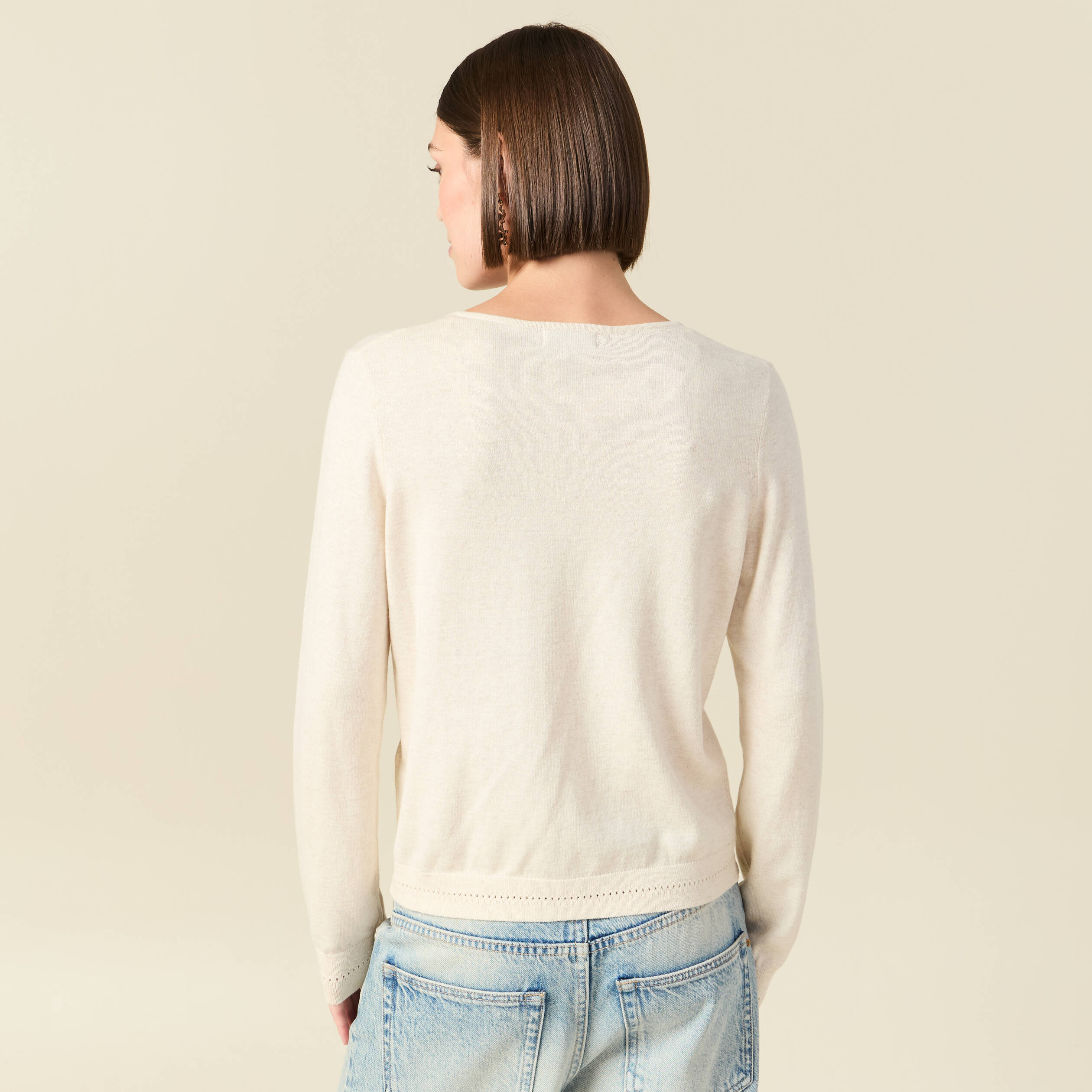 Pull col v manches longues en coton creme femme