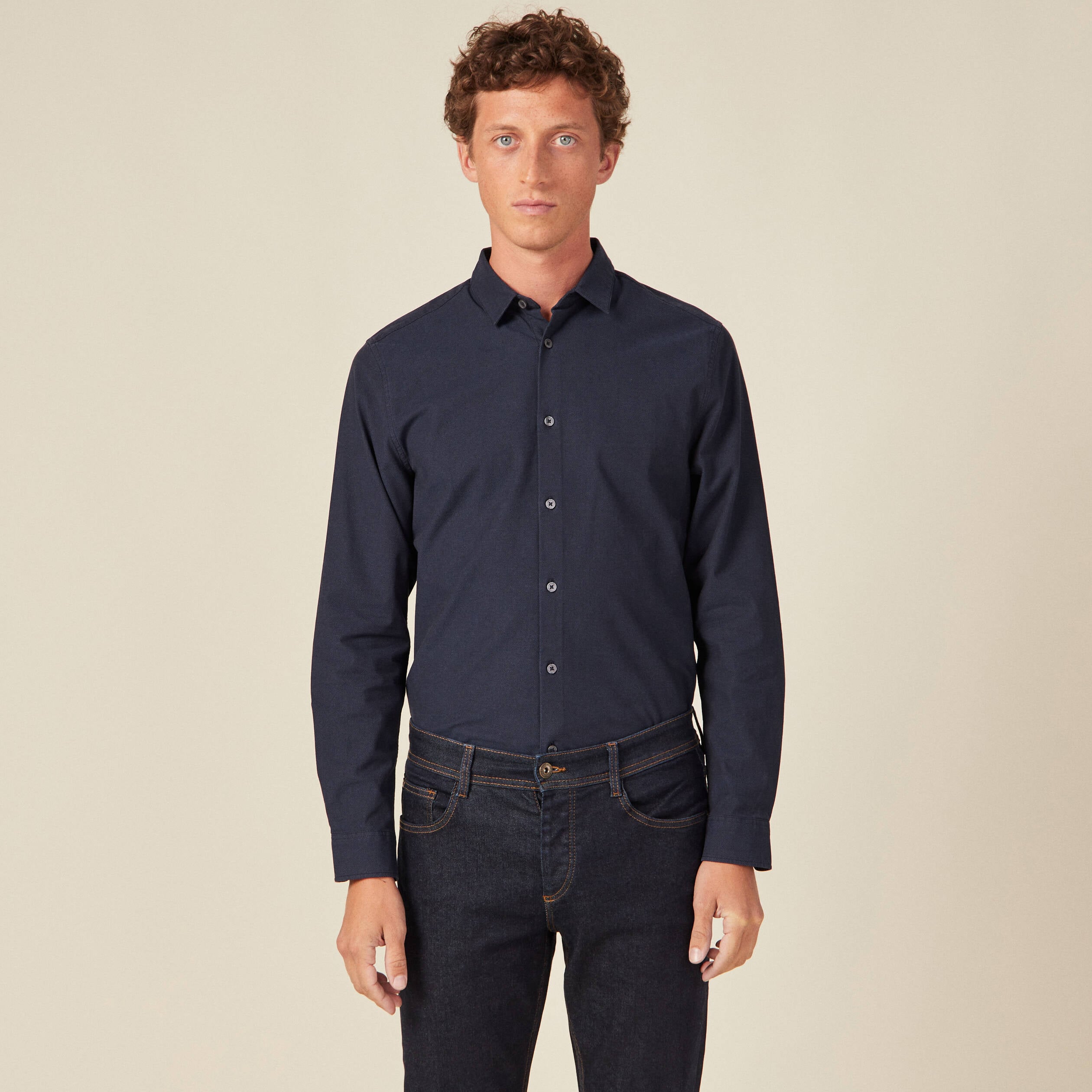 Chemise cintr&eacute;e manches longues bleu fonc&eacute; homme
