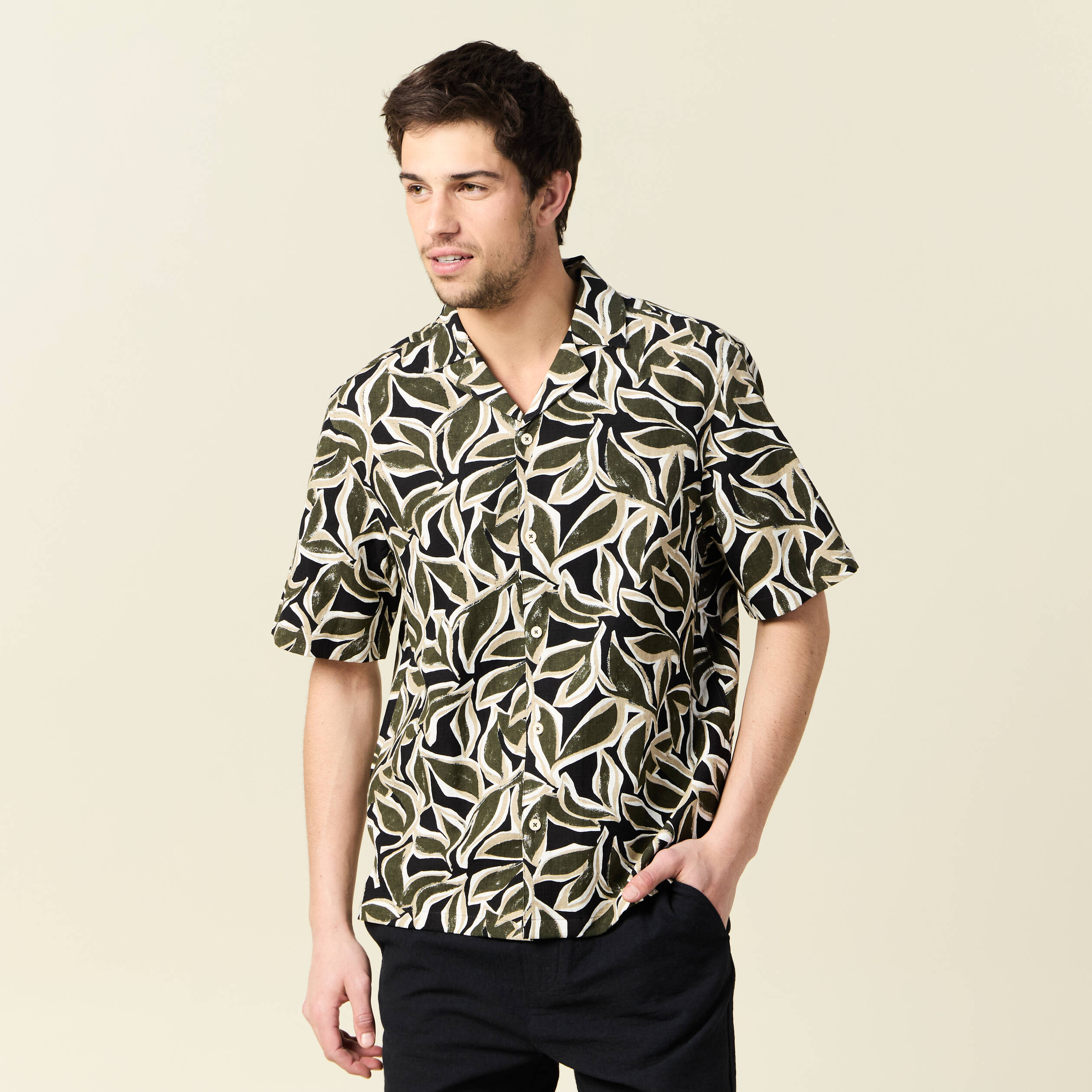 Chemise manches courtes noir homme