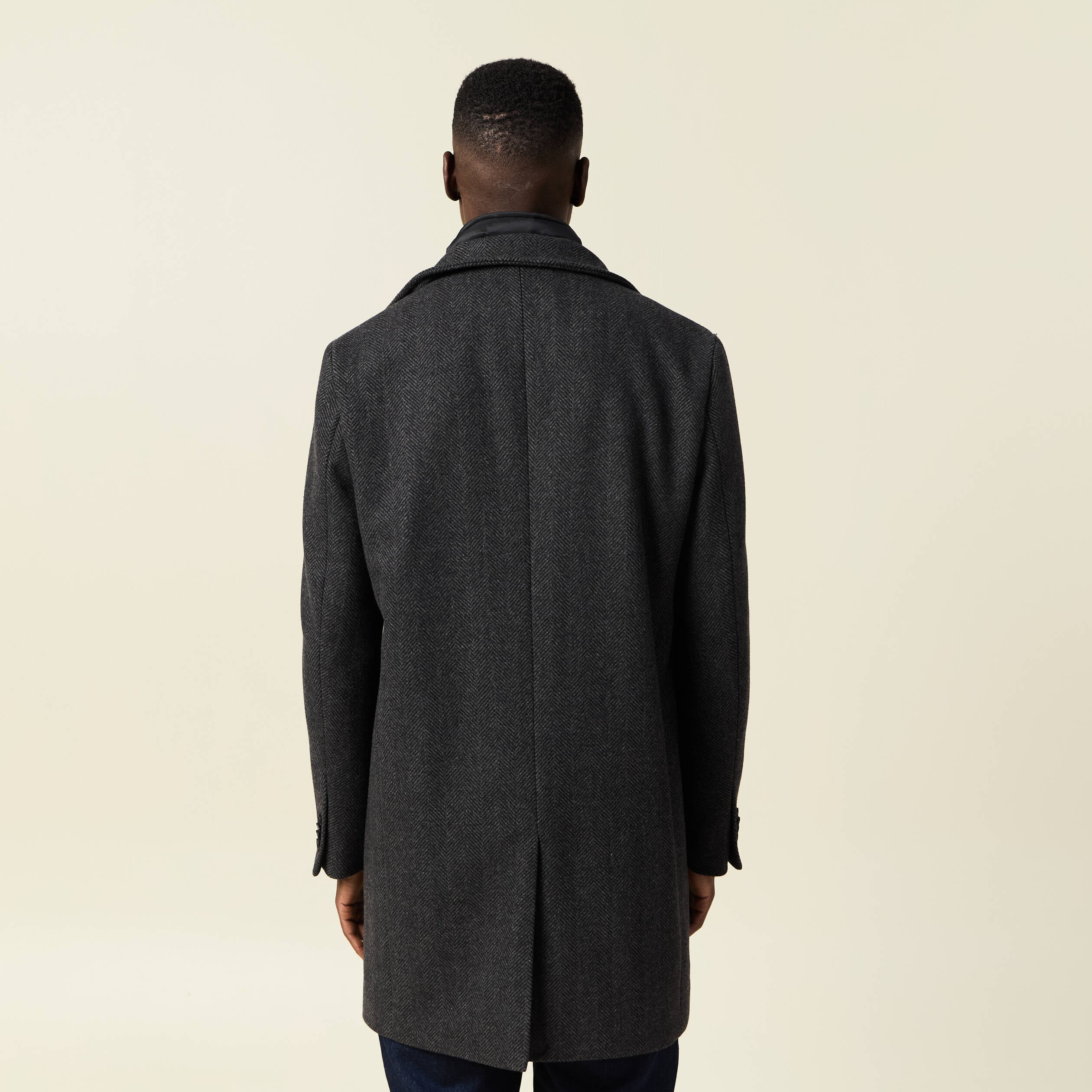Manteau ajust&eacute; boutonn&eacute; gris fonc&eacute; homme