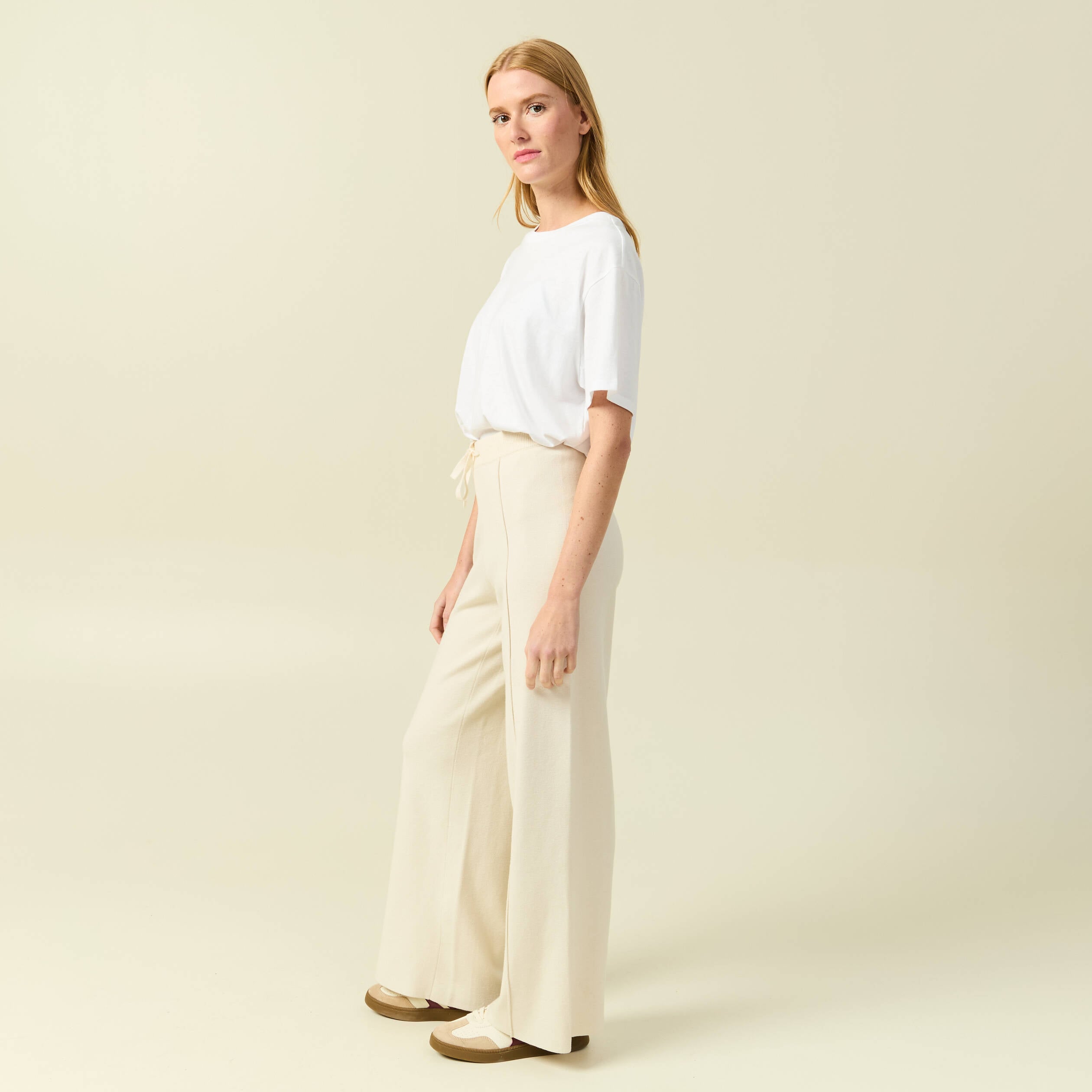 Pantalon large taille haute en maille creme femme