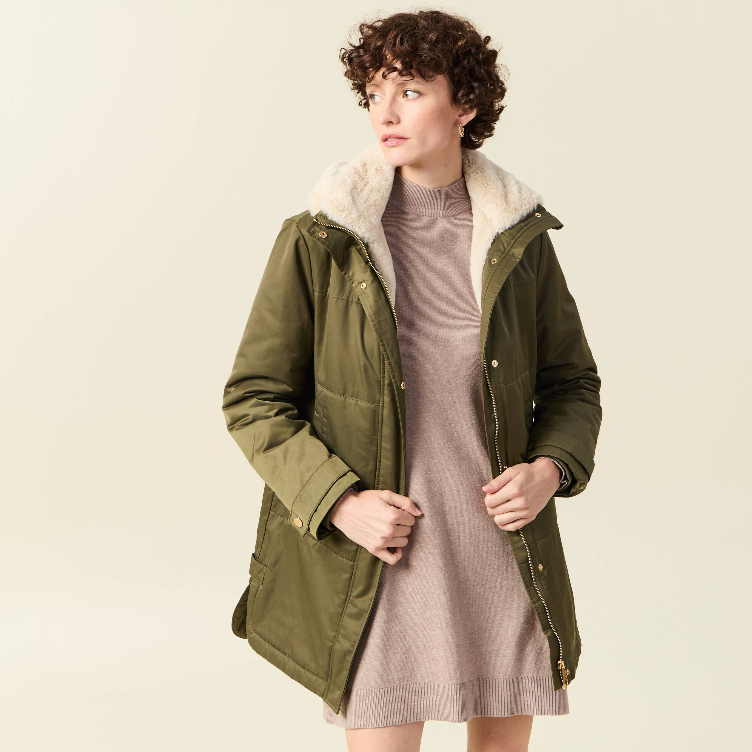 Parka droite à capuche vert kaki femme