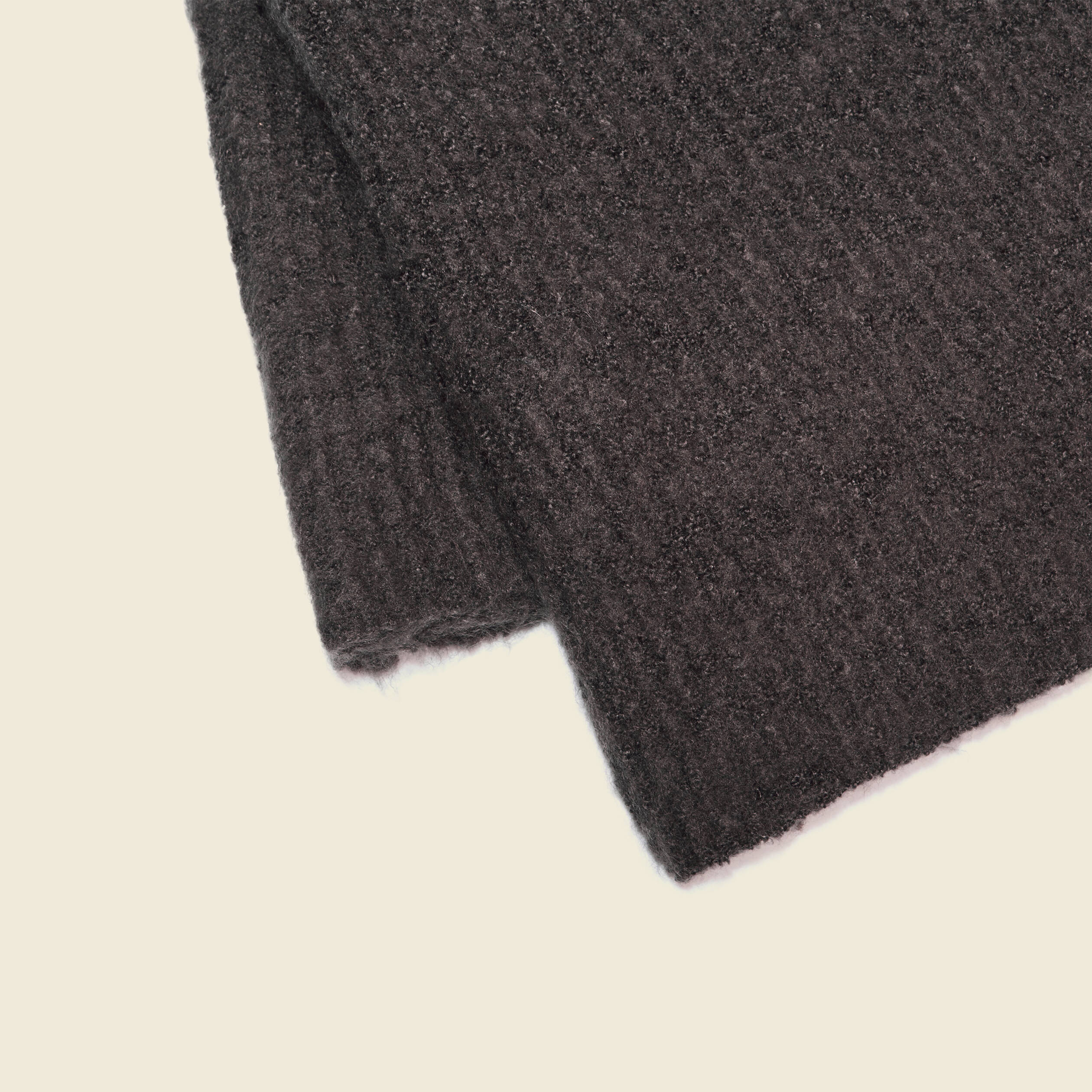 Écharpe tricotée gris foncé femme