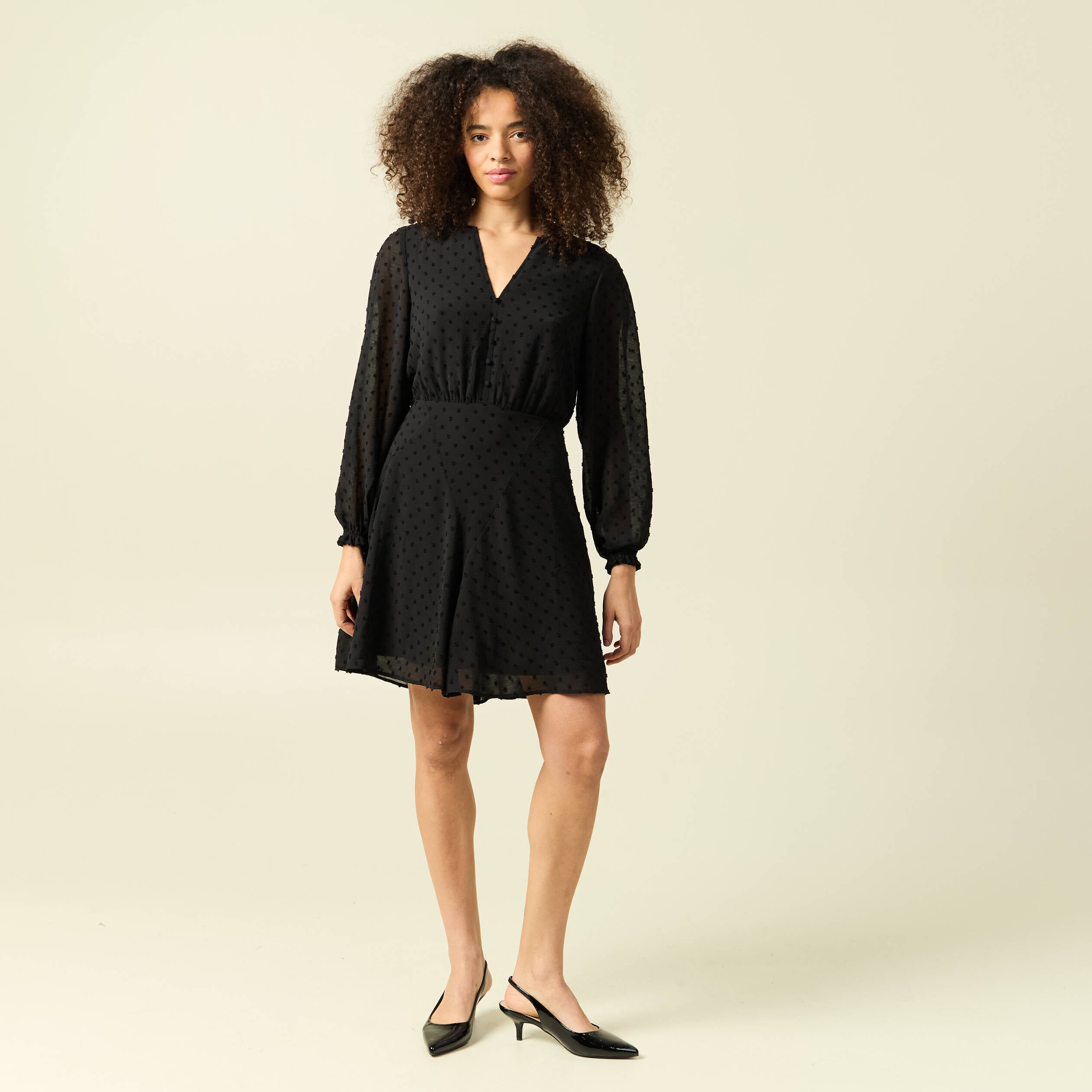 Robe fluide col v manches longues noir femme
