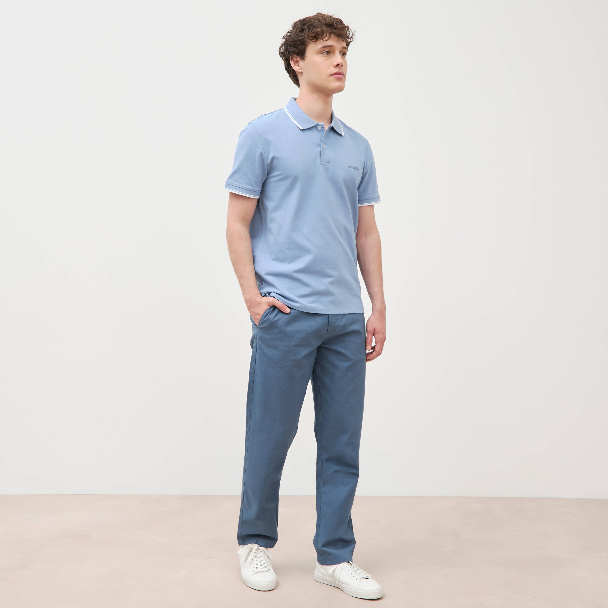 Pantalon regular longueur 32 bleu fonc&eacute; homme
