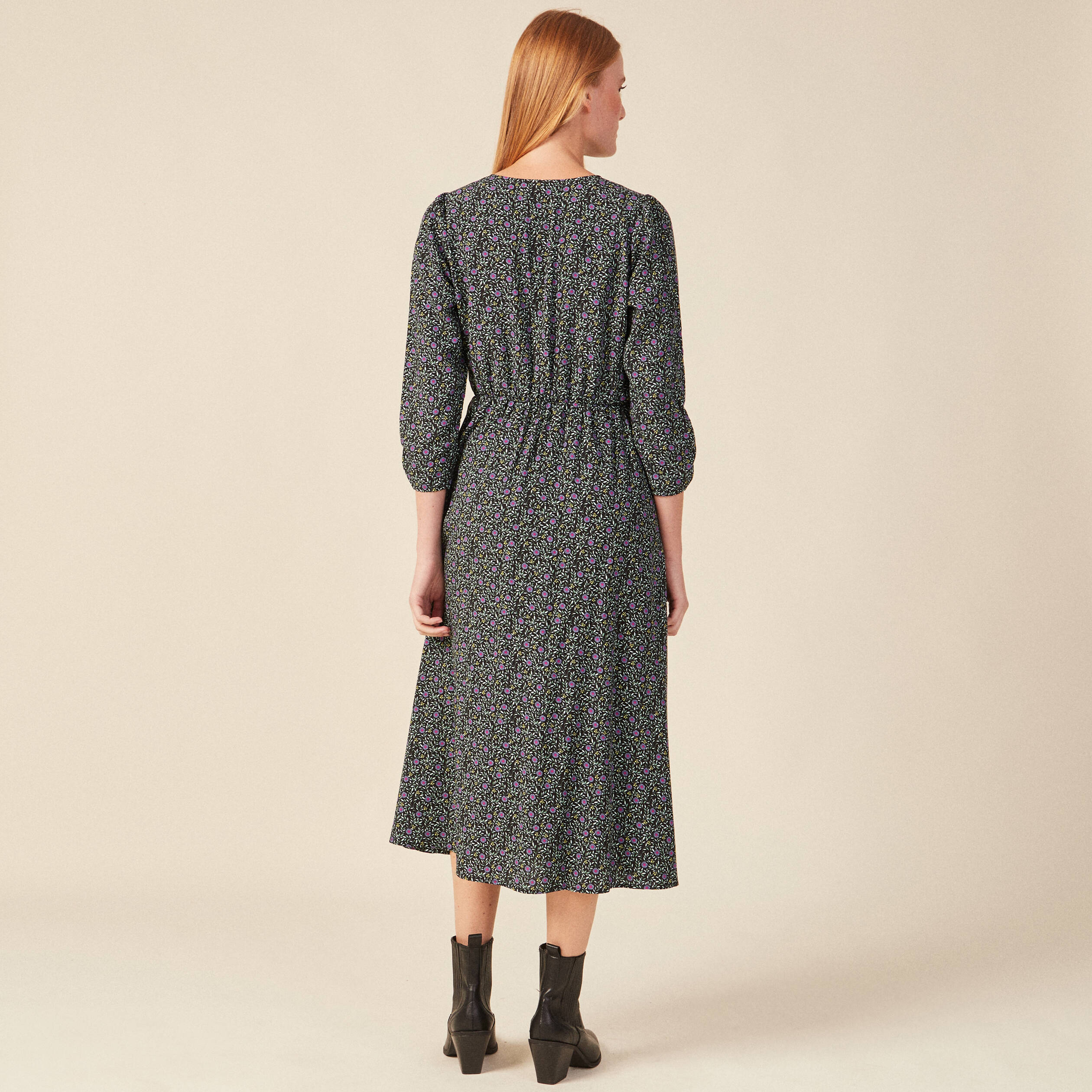 Robe droite 3/4 col v manches fluides noir femme