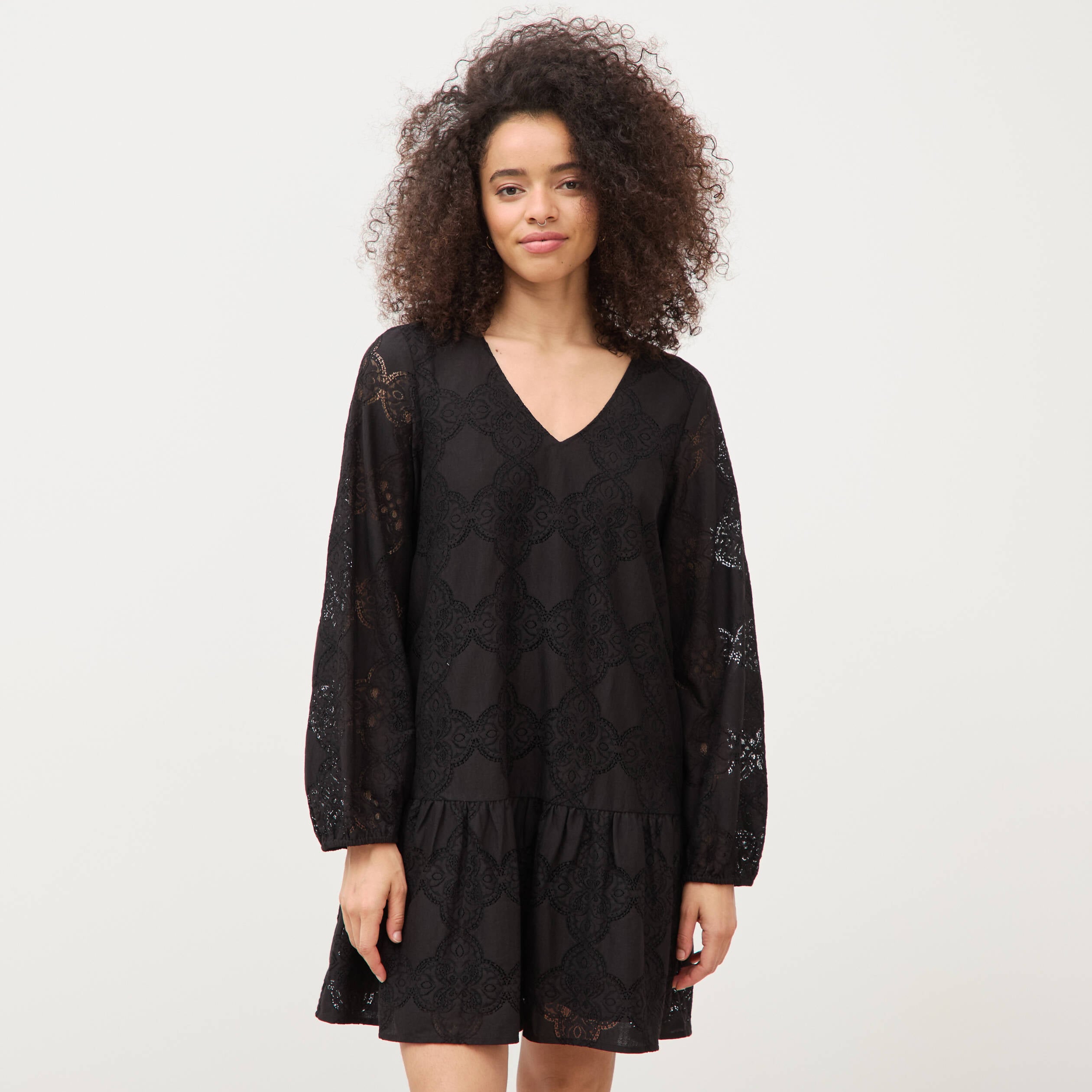 Robe dentelle manches longues doubl&eacute;e noir femme
