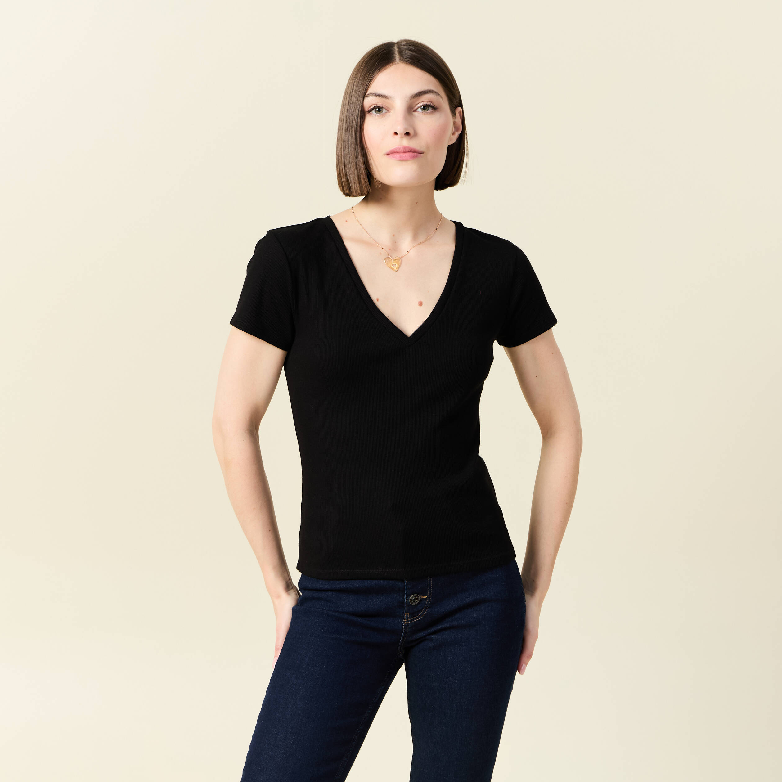 short ajuste col v manches courtes noir femme Short ajusté col V manches courtes noir femme