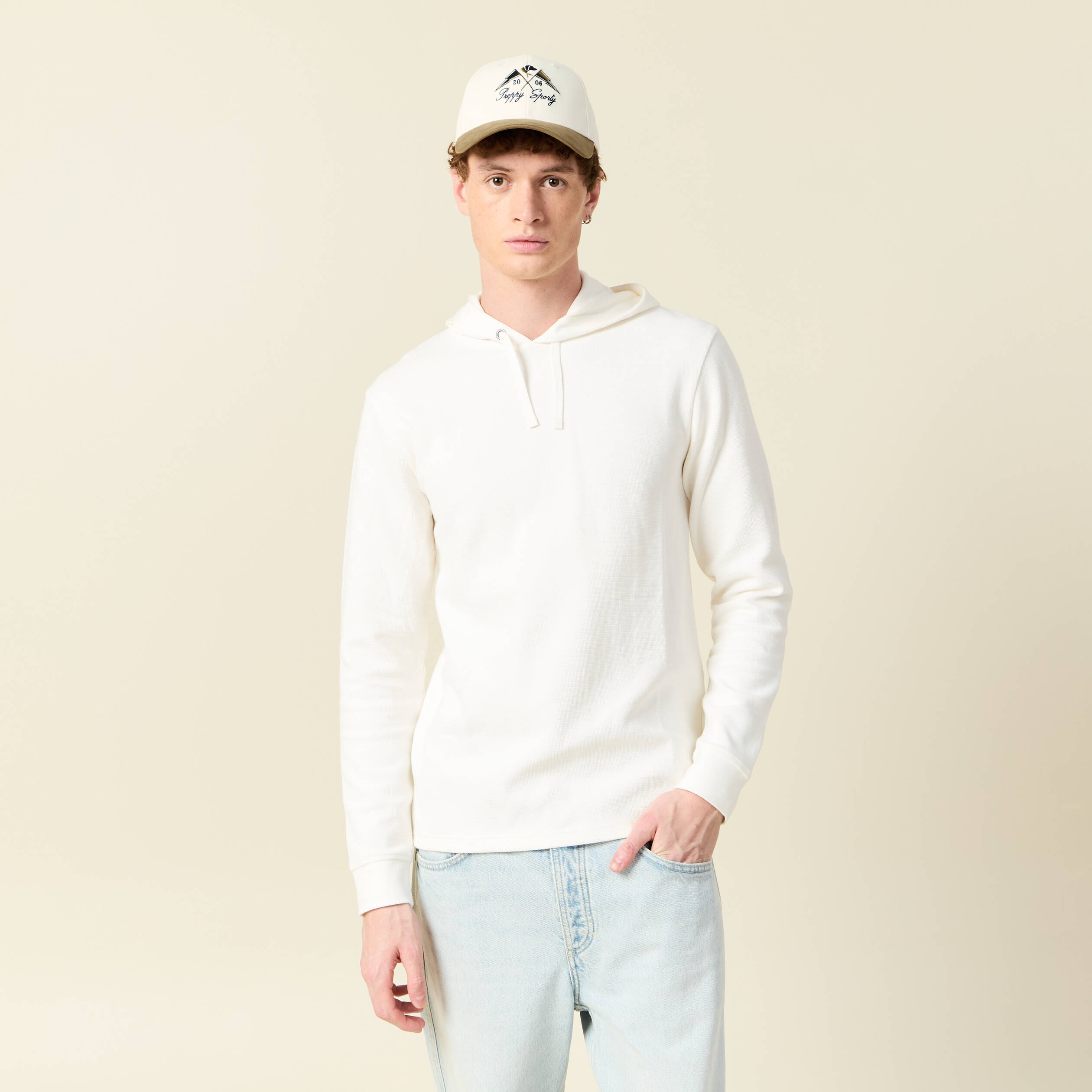 T-shirt &agrave; capuche ecru homme