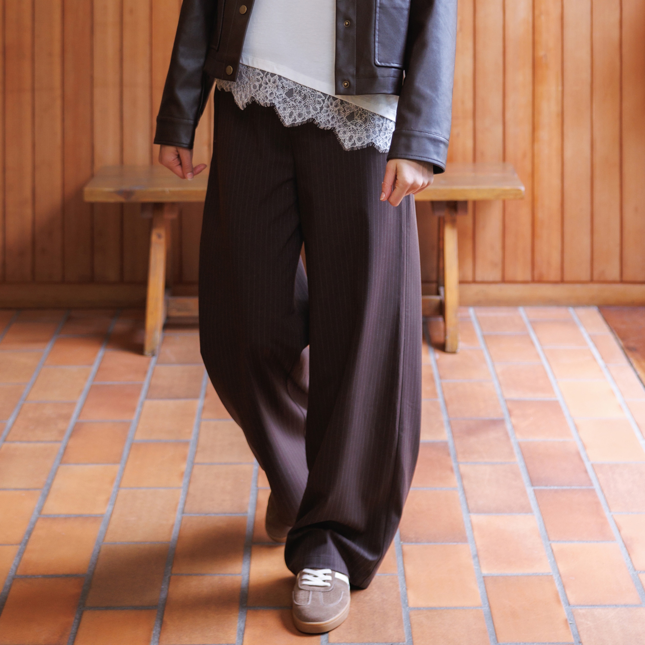 Pantalon large taille haute fluide marron fonc&eacute; femme