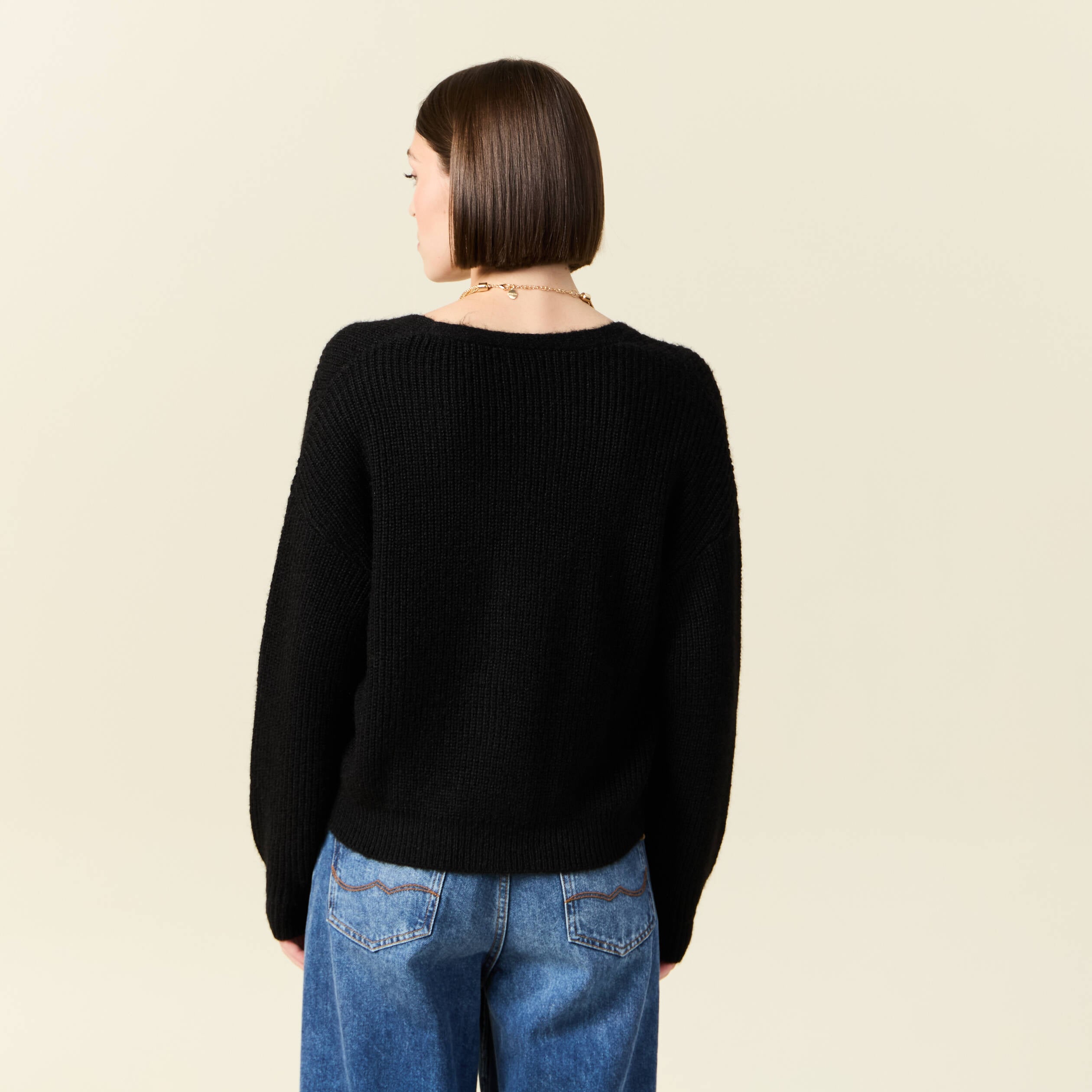 Gilet ajour&eacute; col V manches longues noir femme