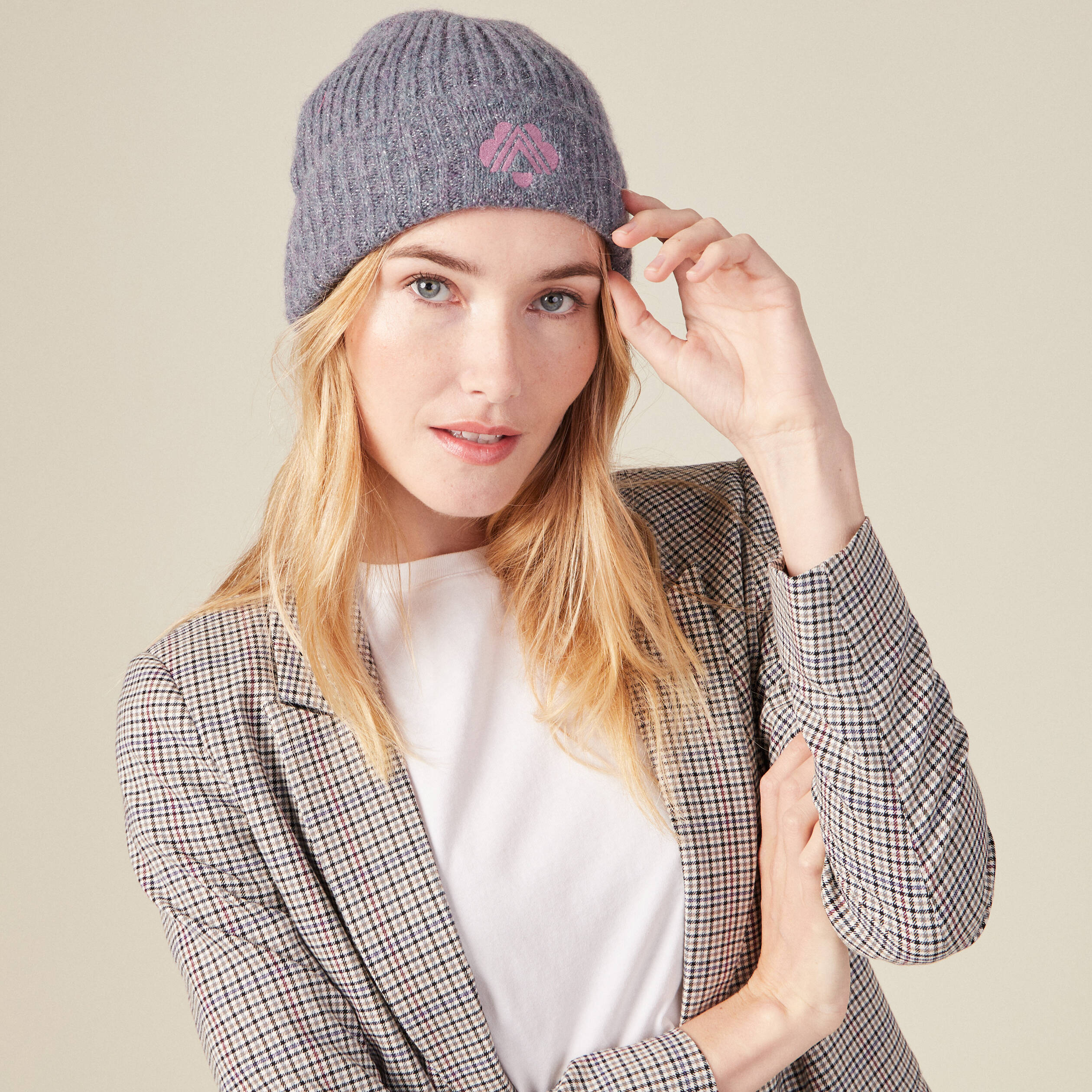 bonnet tricote fabrique en france gris fonce femme Bonnet tricoté fabriqué en France gris foncé femme