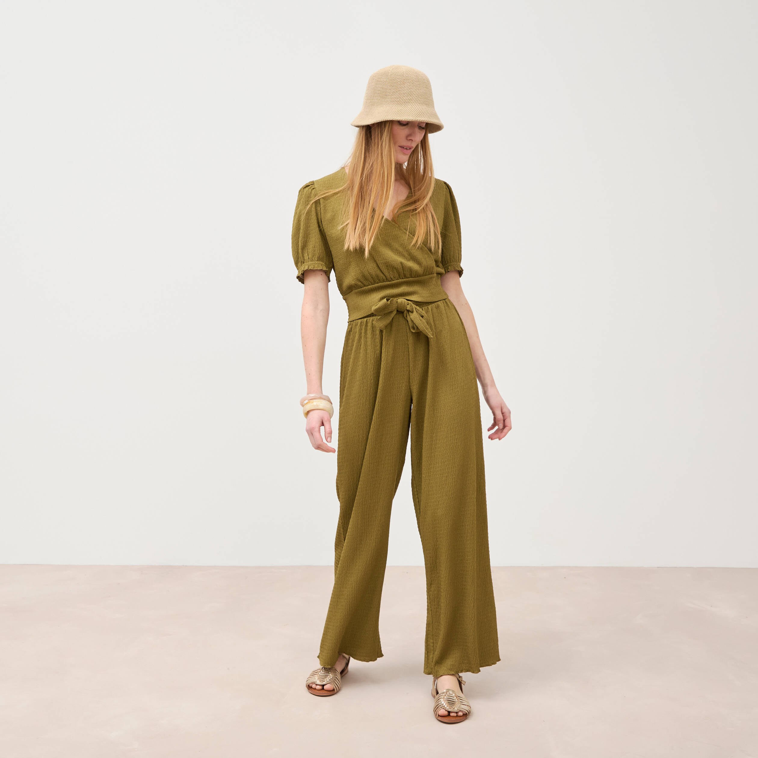 Pantalon loose avec ceinture vert kaki femme