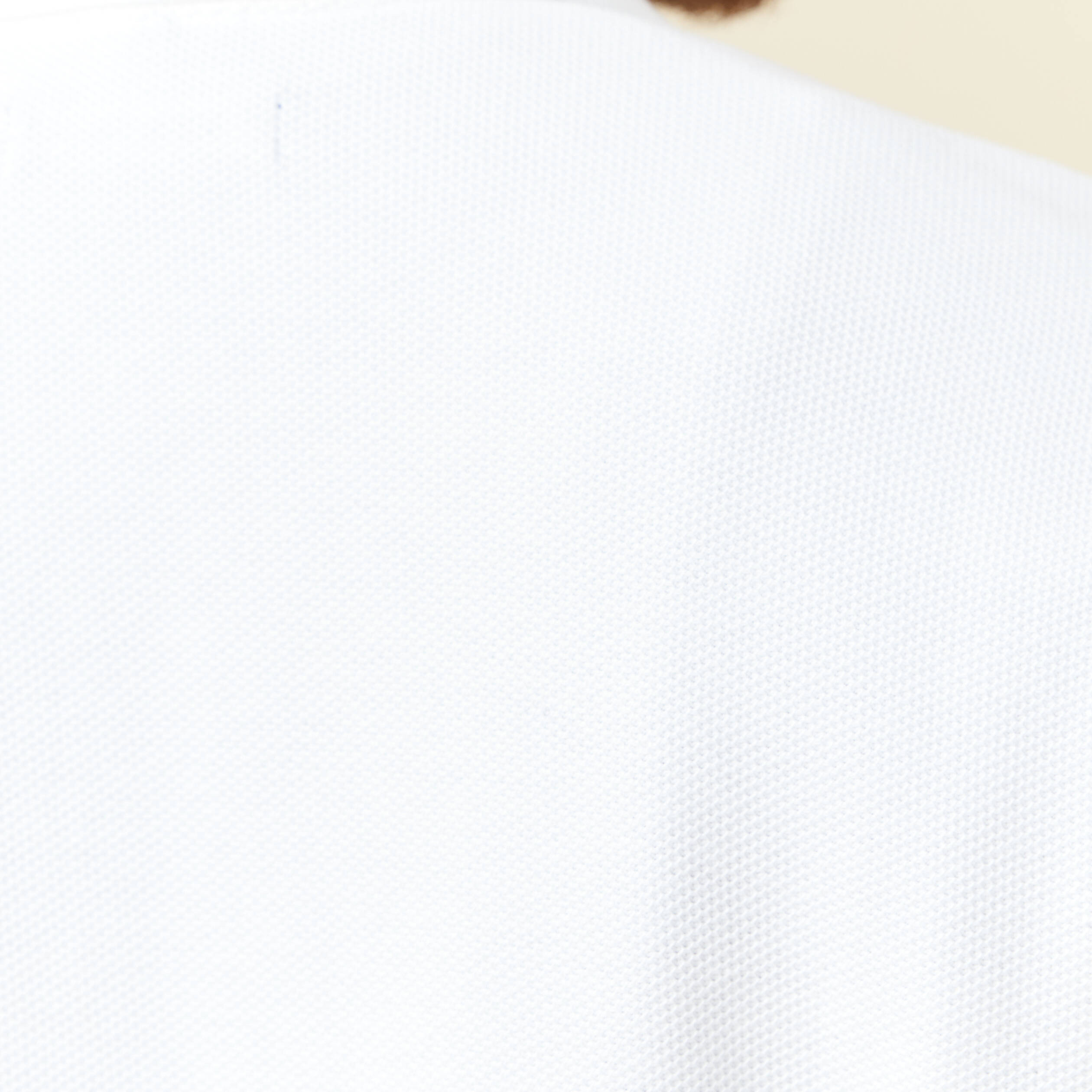 Polo cintr&eacute; manches courtes en coton blanc homme