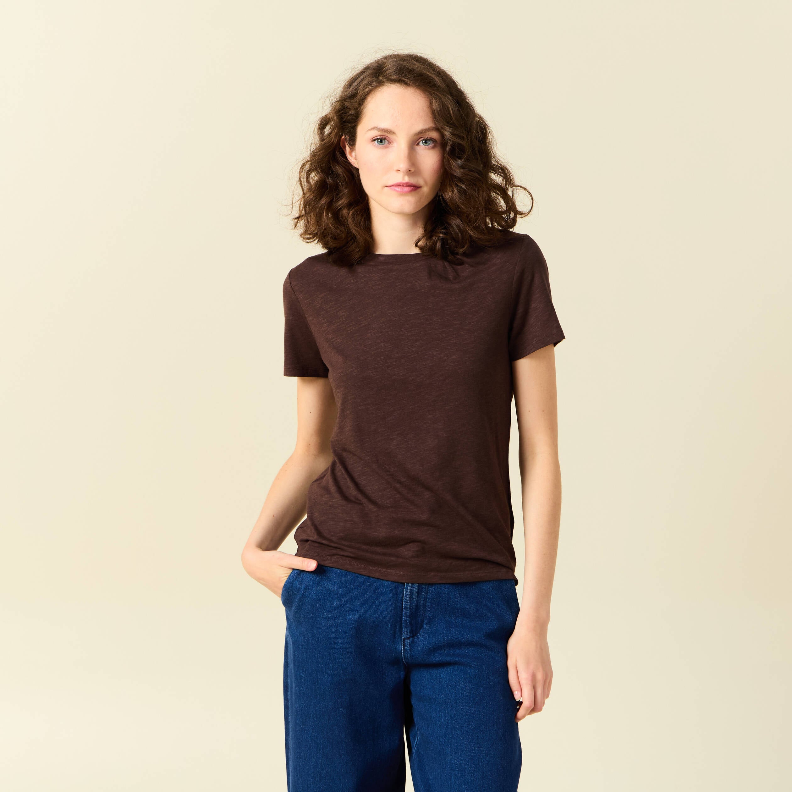 T-shirt col rond manches courtes marron femme
