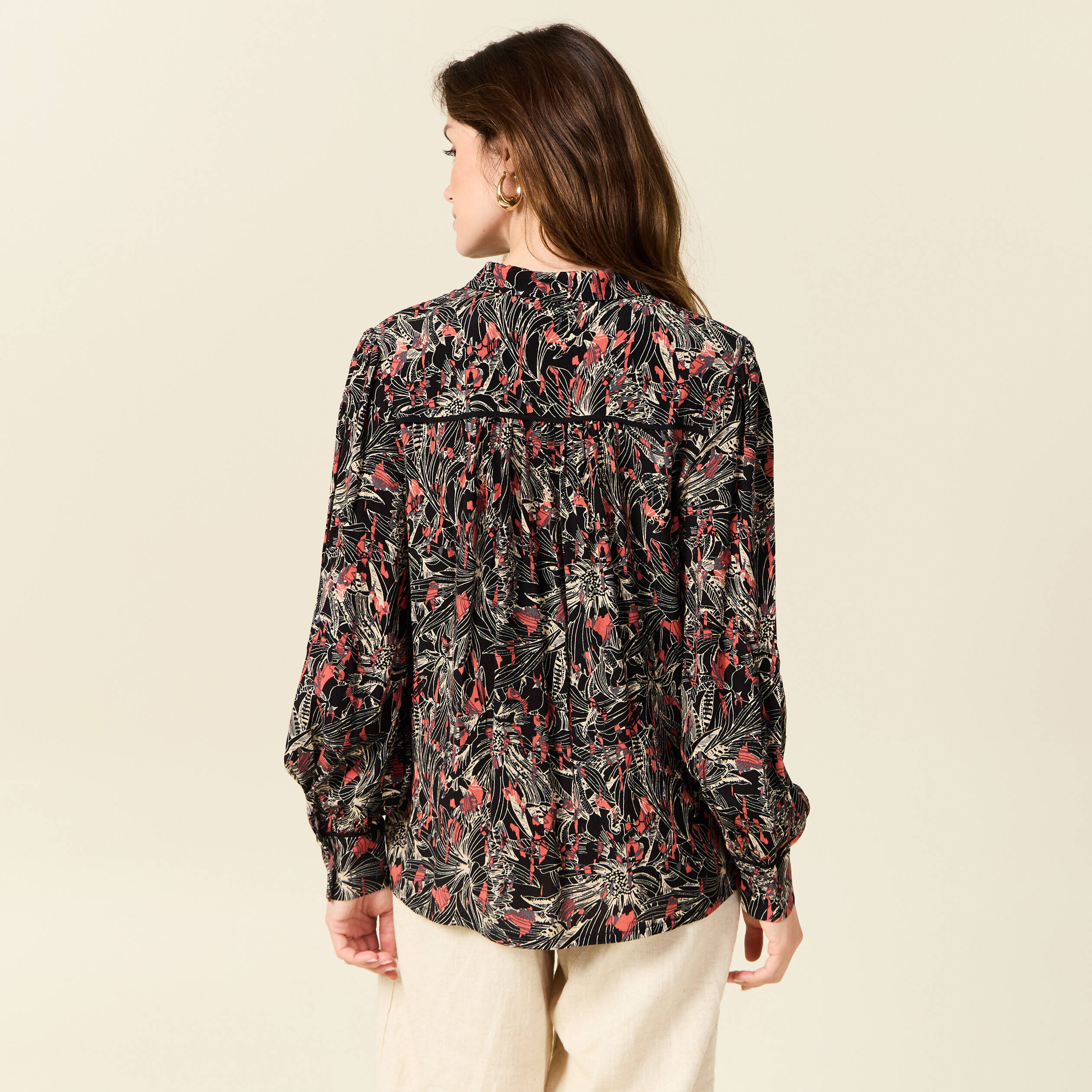 Chemise manches longues col v fluide noir femme