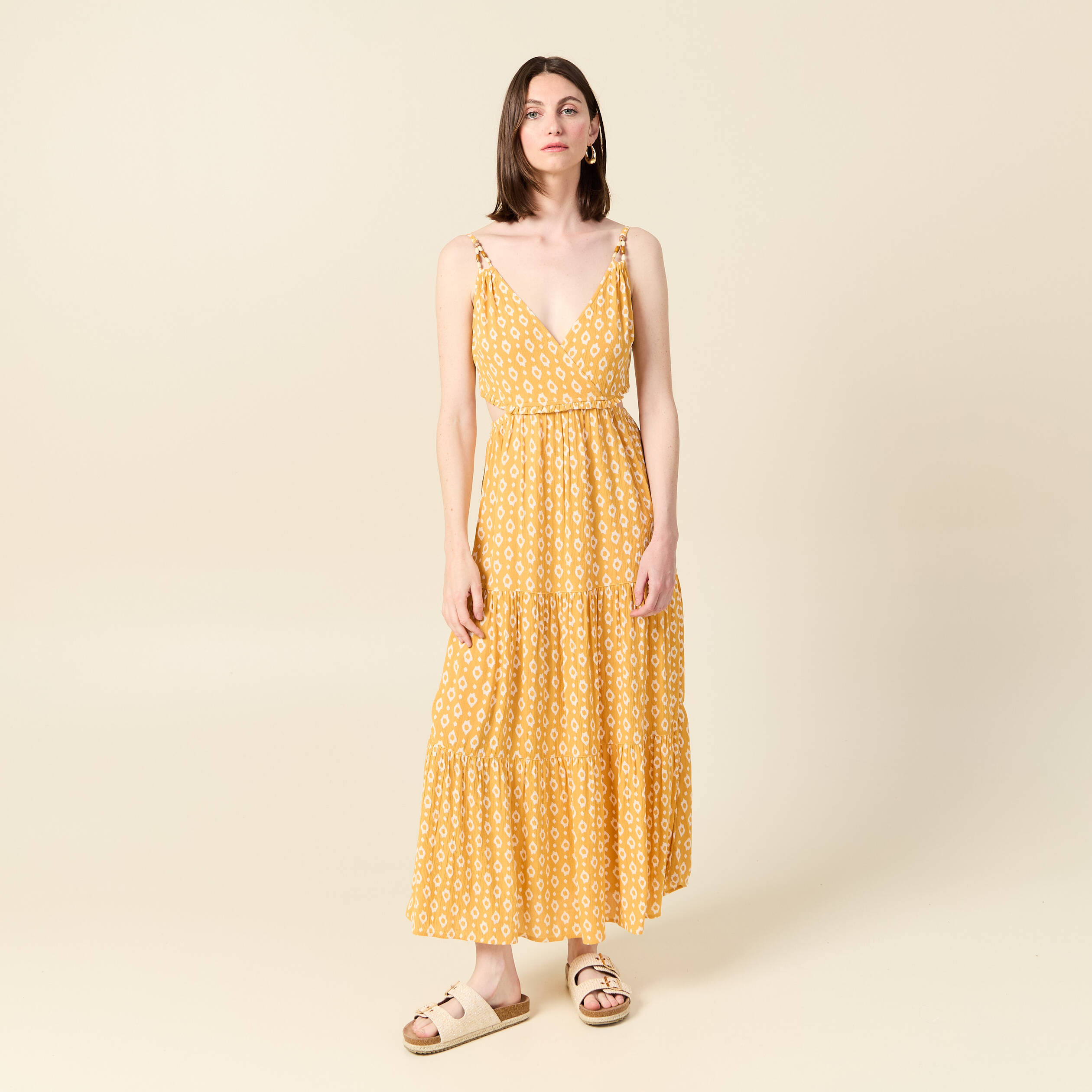 robe longue evasee a perles jaune femme Robe longue évasée à perles jaune femme