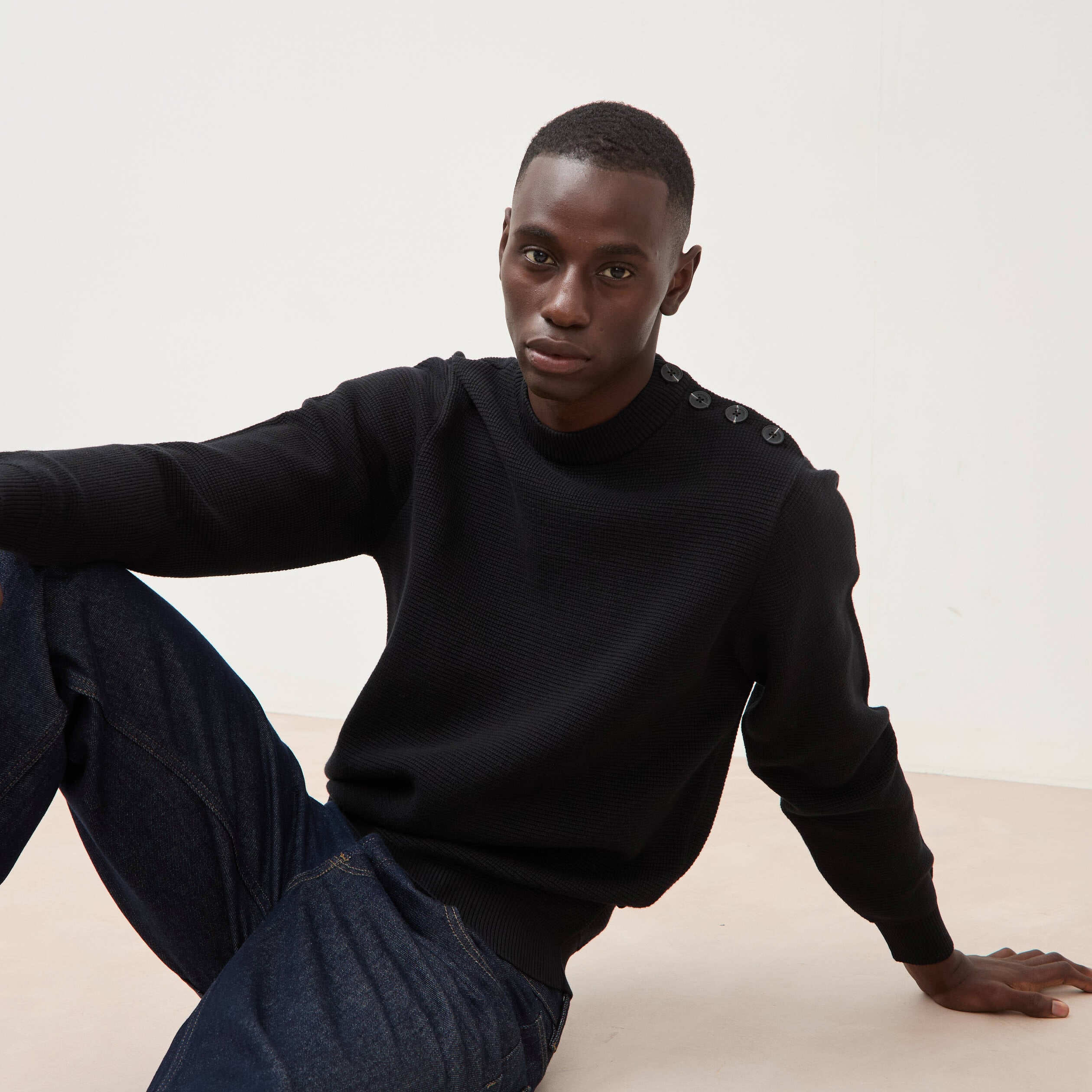 Pull manches longues col rond noir homme