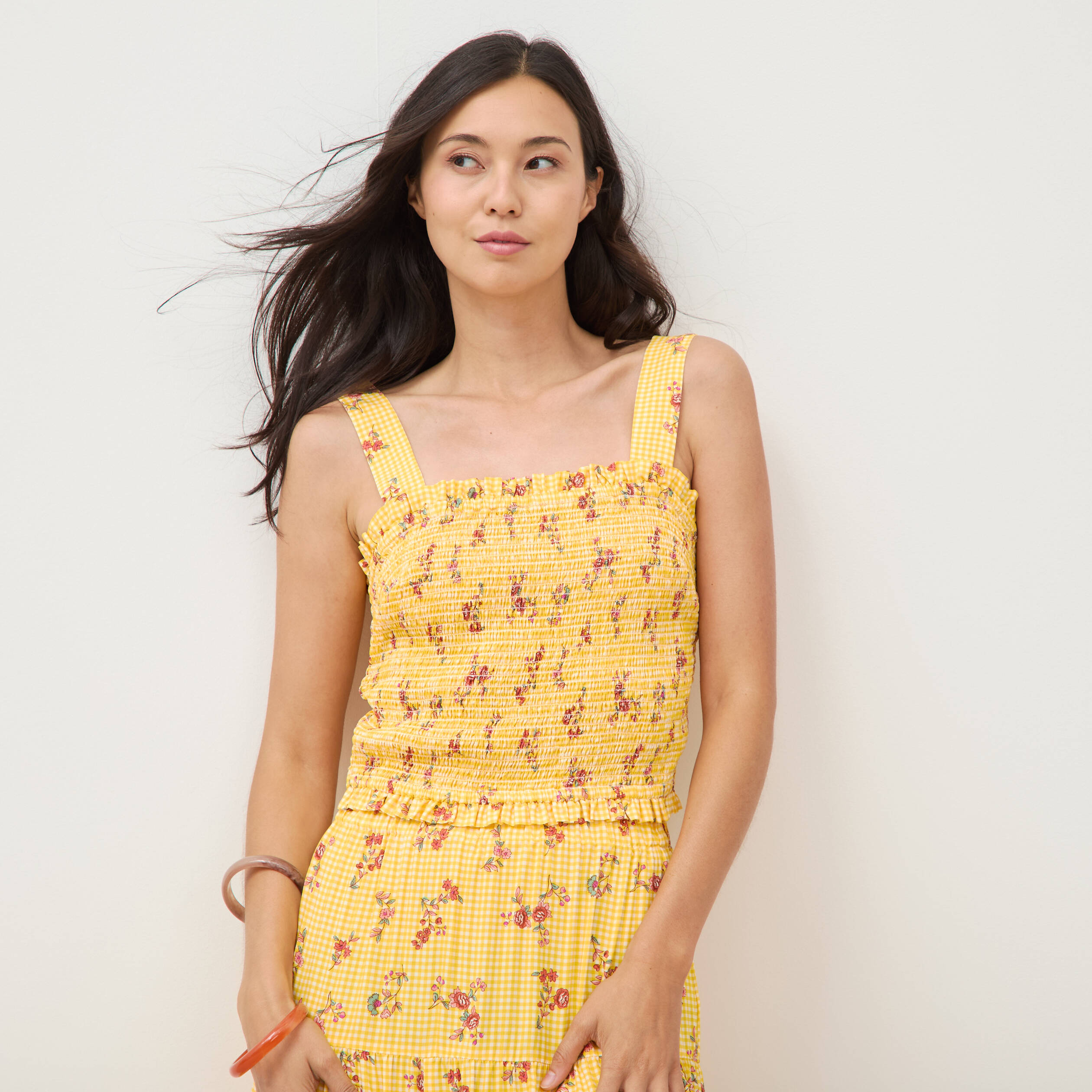 Top droit court &agrave; bretelles col carr&eacute; jaune femme