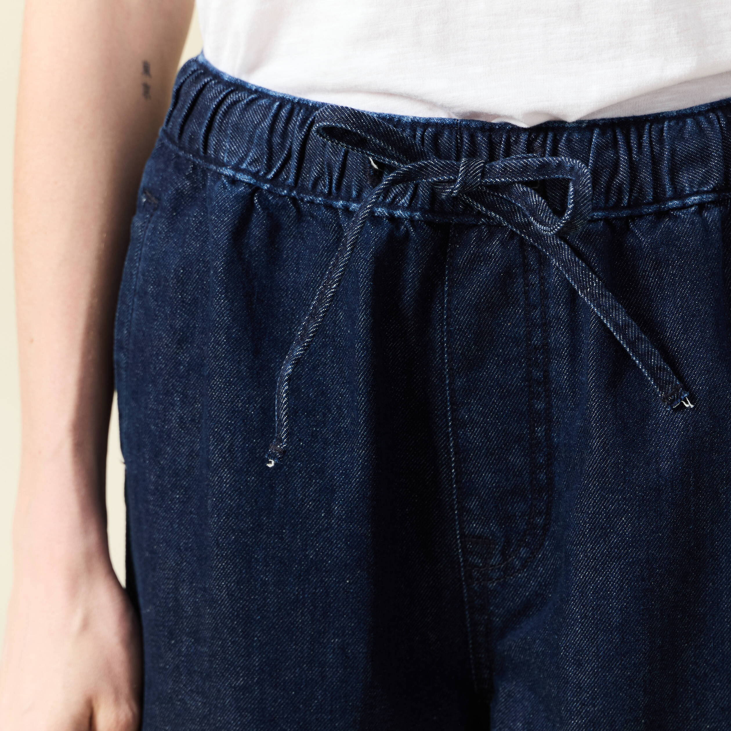 jeans jogging elastique denim brut rinse femme Jeans jogging élastiqué denim brut rinse femme
