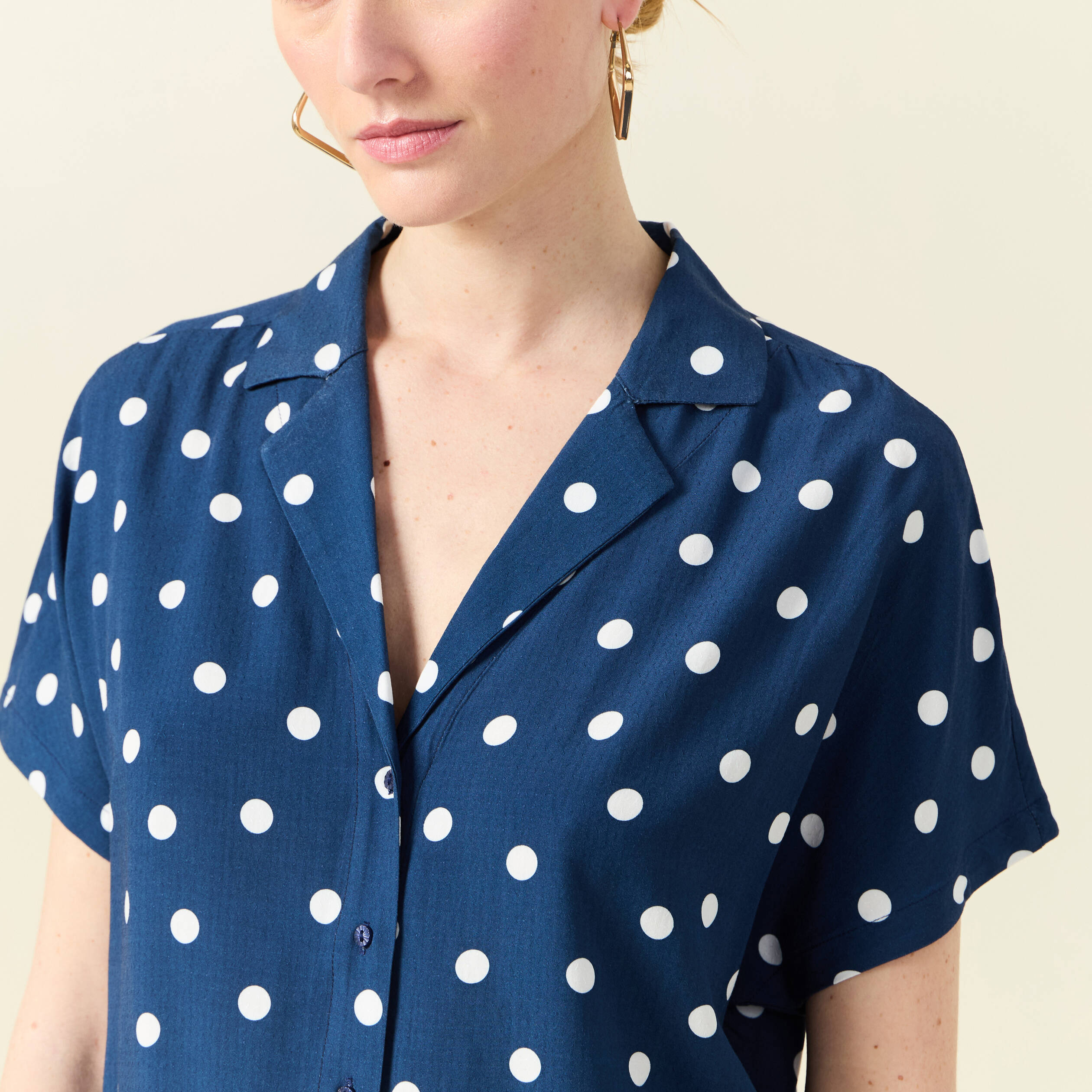 chemise manches courtes bleu marine femme Chemise manches courtes bleu marine femme