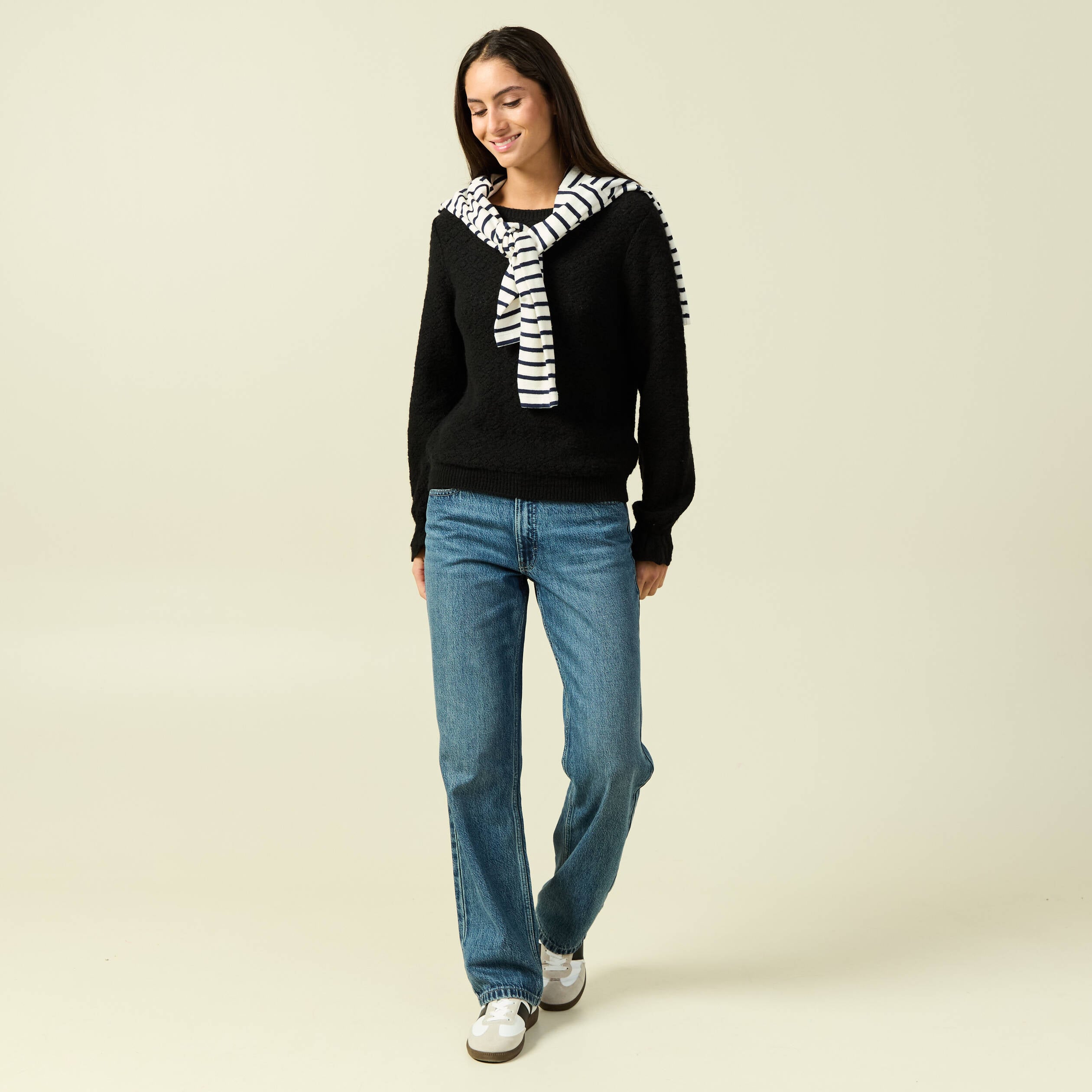 Pull ajour&eacute; col bateau manches longues noir femme