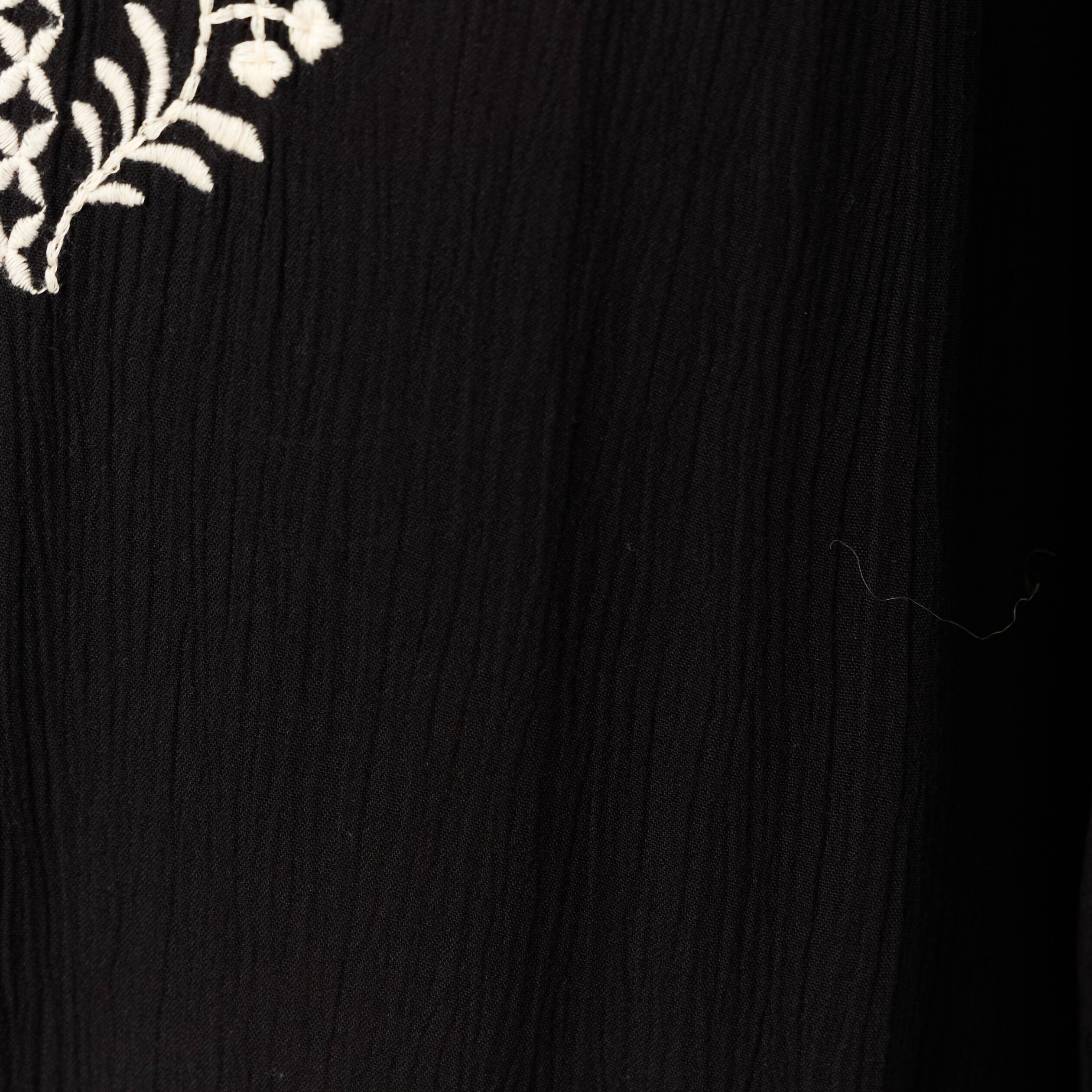Robe &eacute;vas&eacute;e broderie noir femme