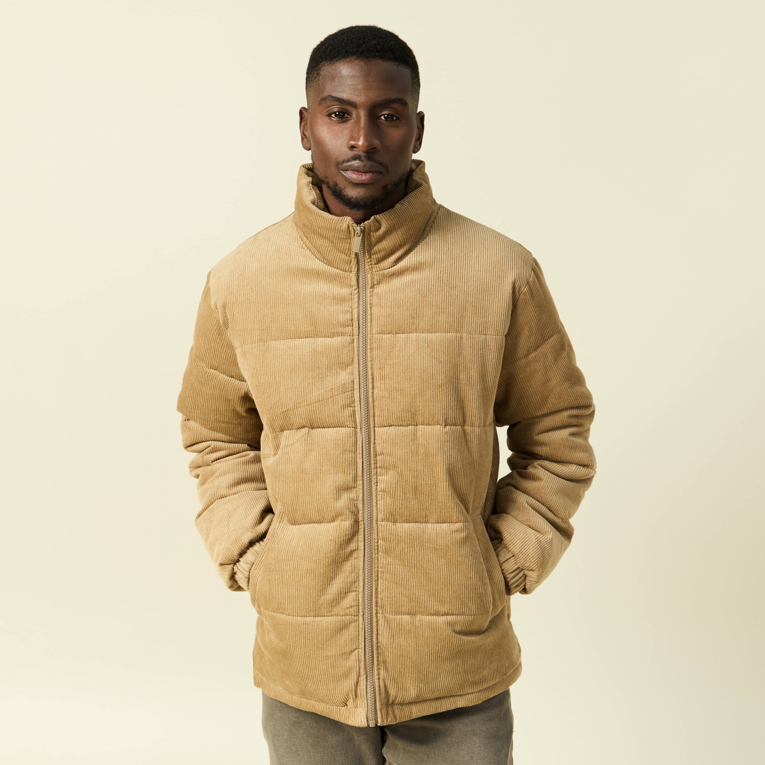 Doudoune col montant manches longues beige homme