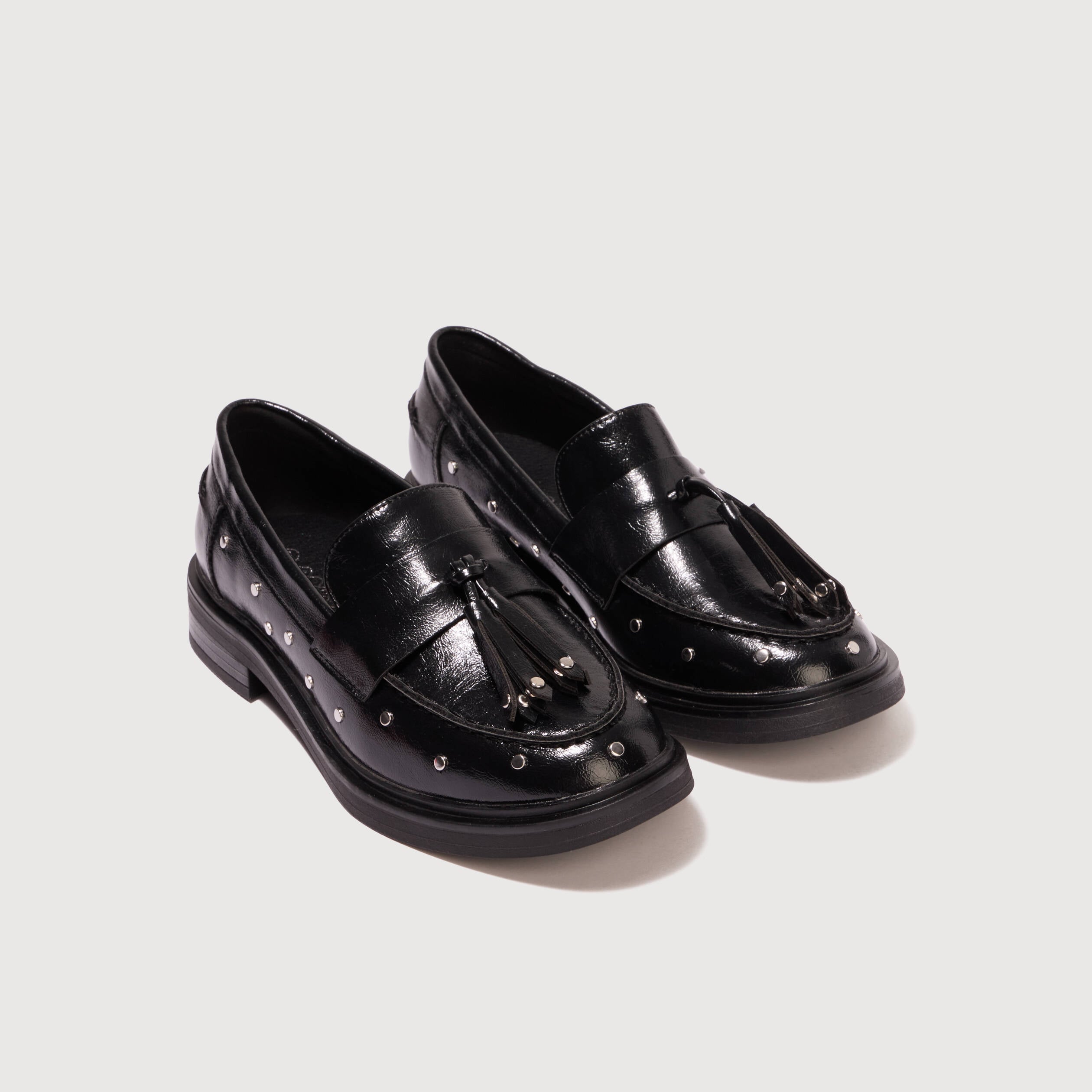 Mocassins avec d&eacute;tails clout&eacute;s noir femme