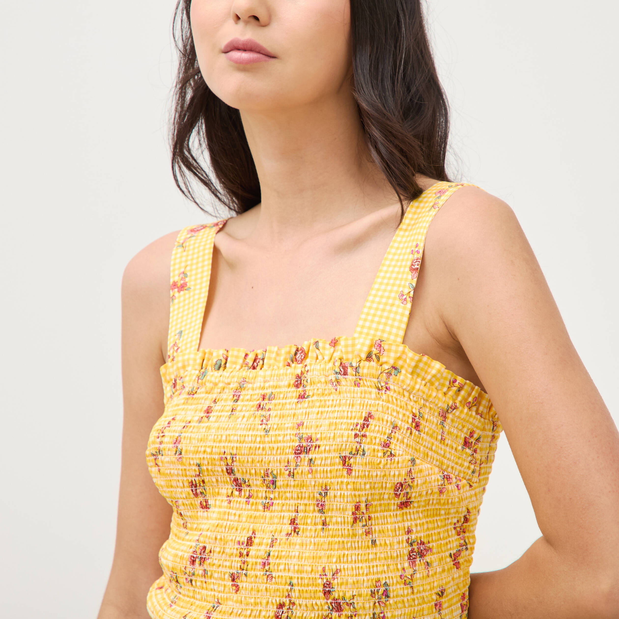 Top droit court &agrave; bretelles col carr&eacute; jaune femme