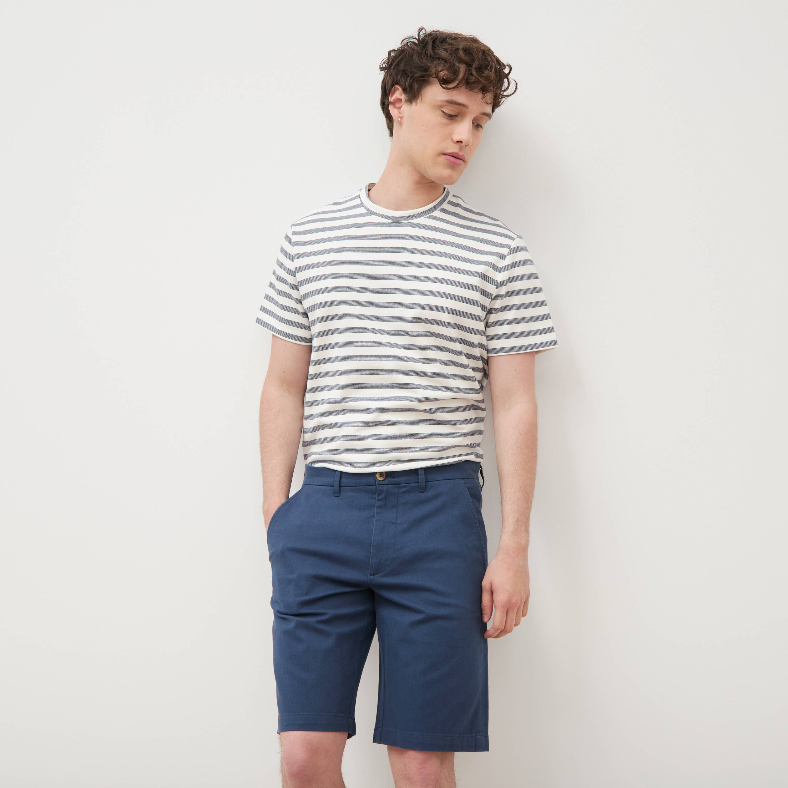 Short bleu fonc&eacute; homme