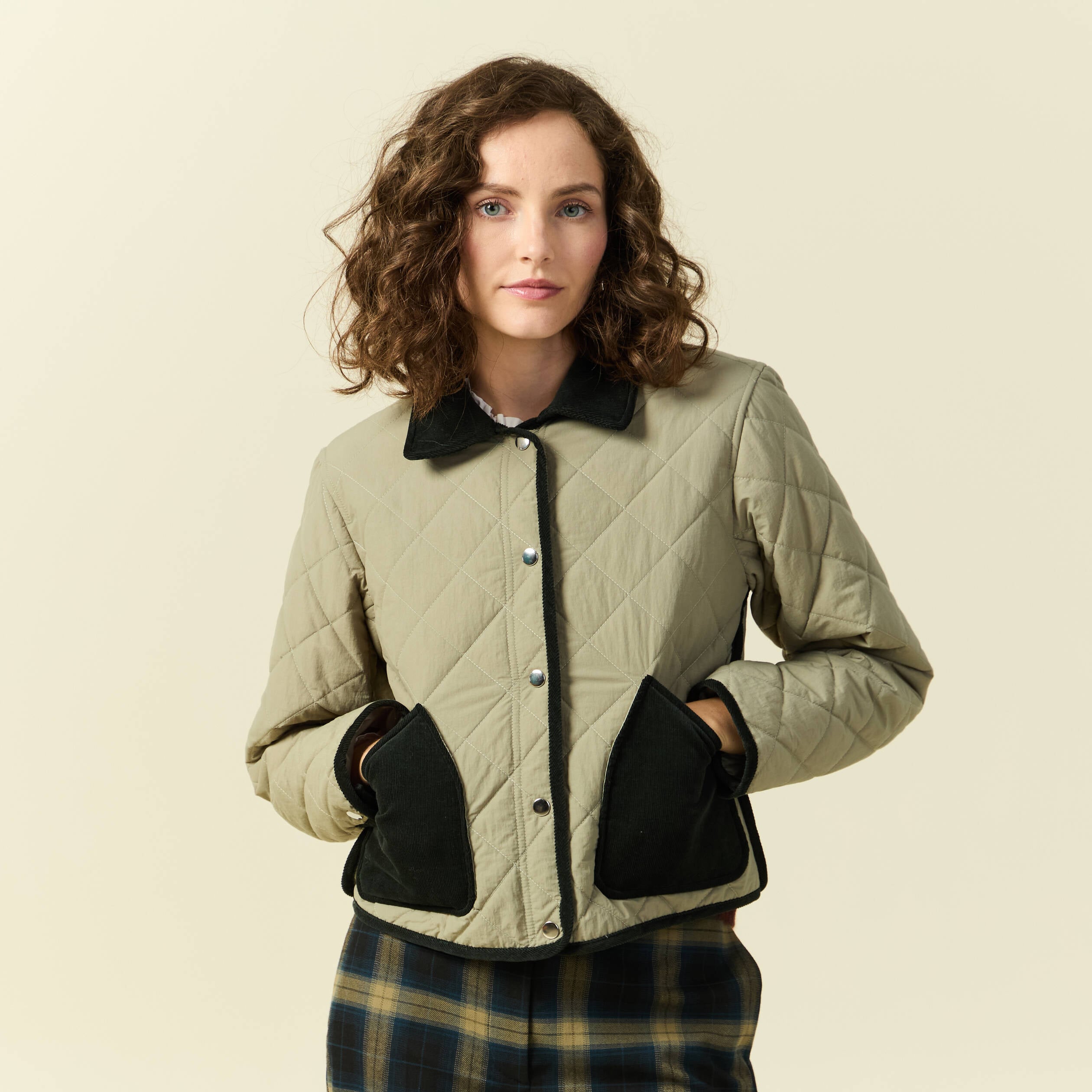 Blouson matelass&eacute; boutonn&eacute; vert kaki femme