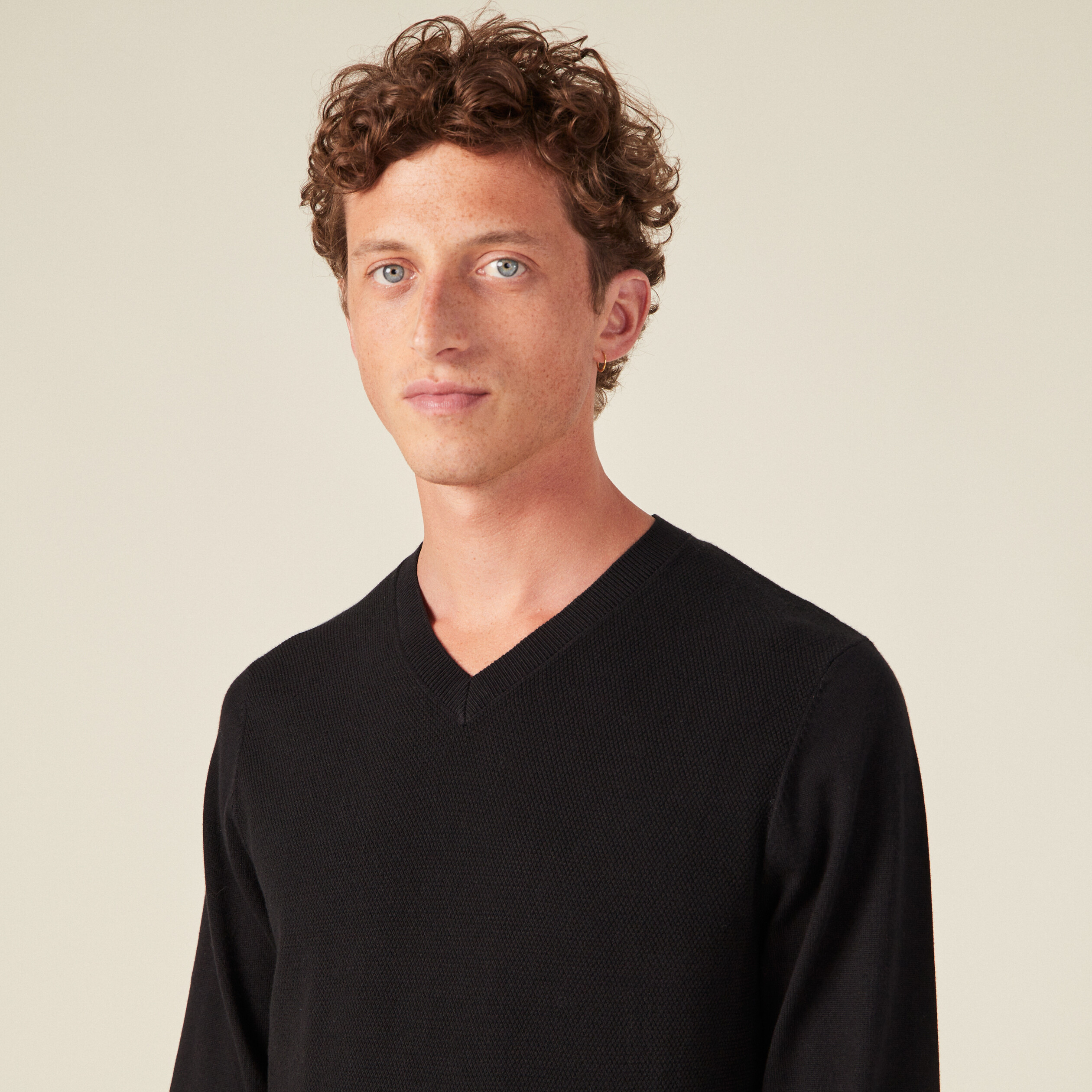 Pull col en V éco-responsable noir homme