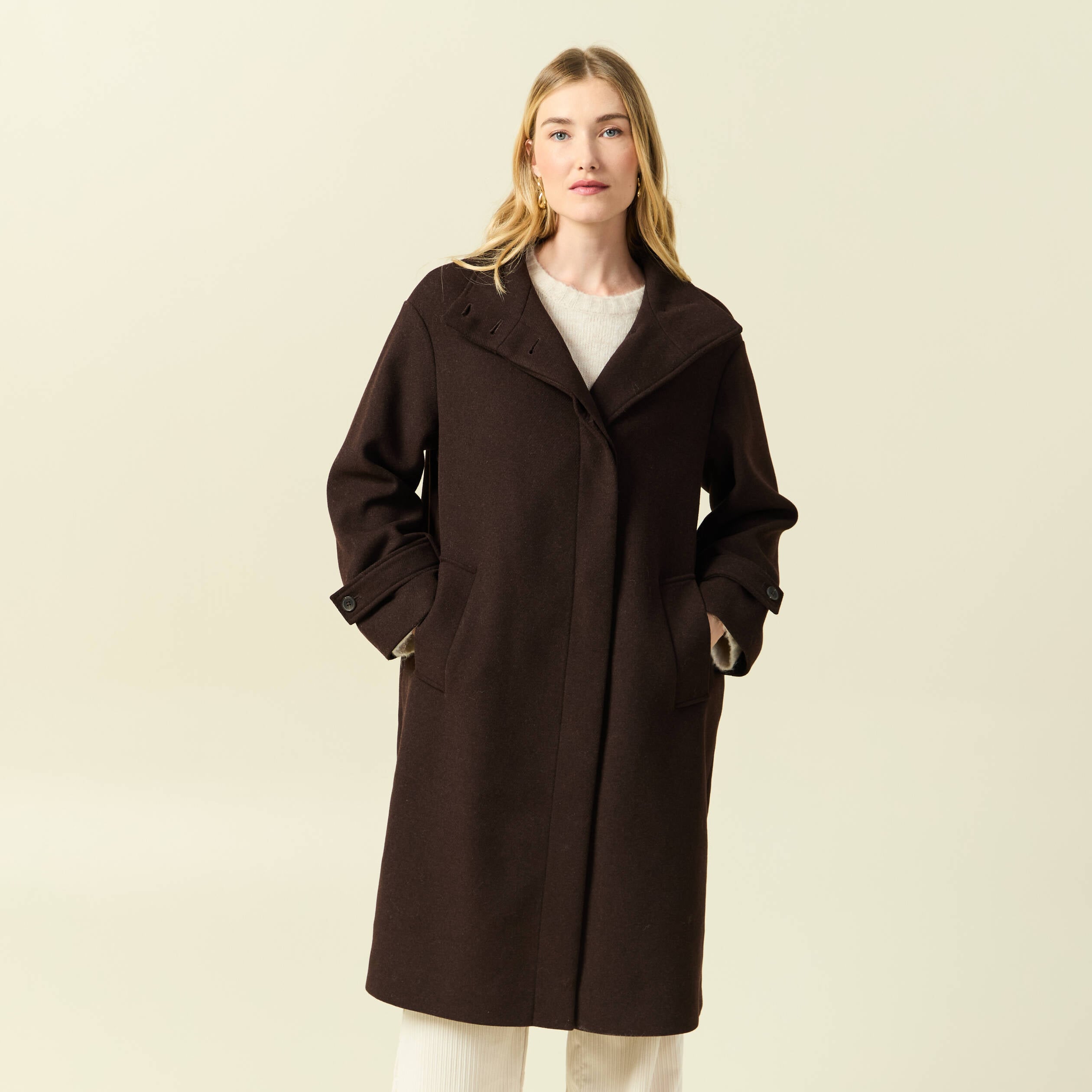 Manteau droit long col montant marron fonc&eacute; femme