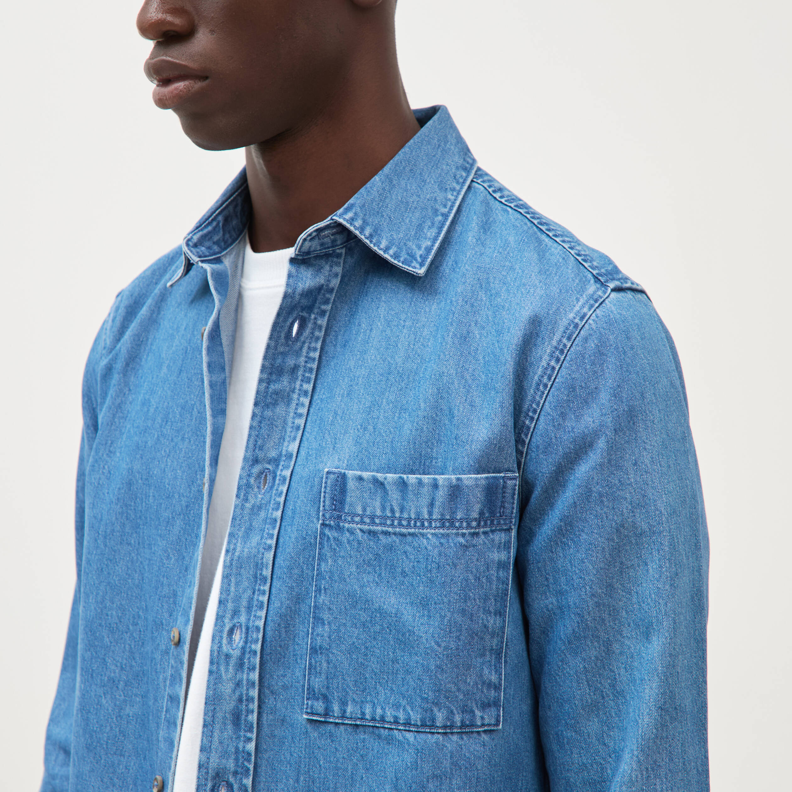 Chemise col am&eacute;ricain manches longues denim stone homme