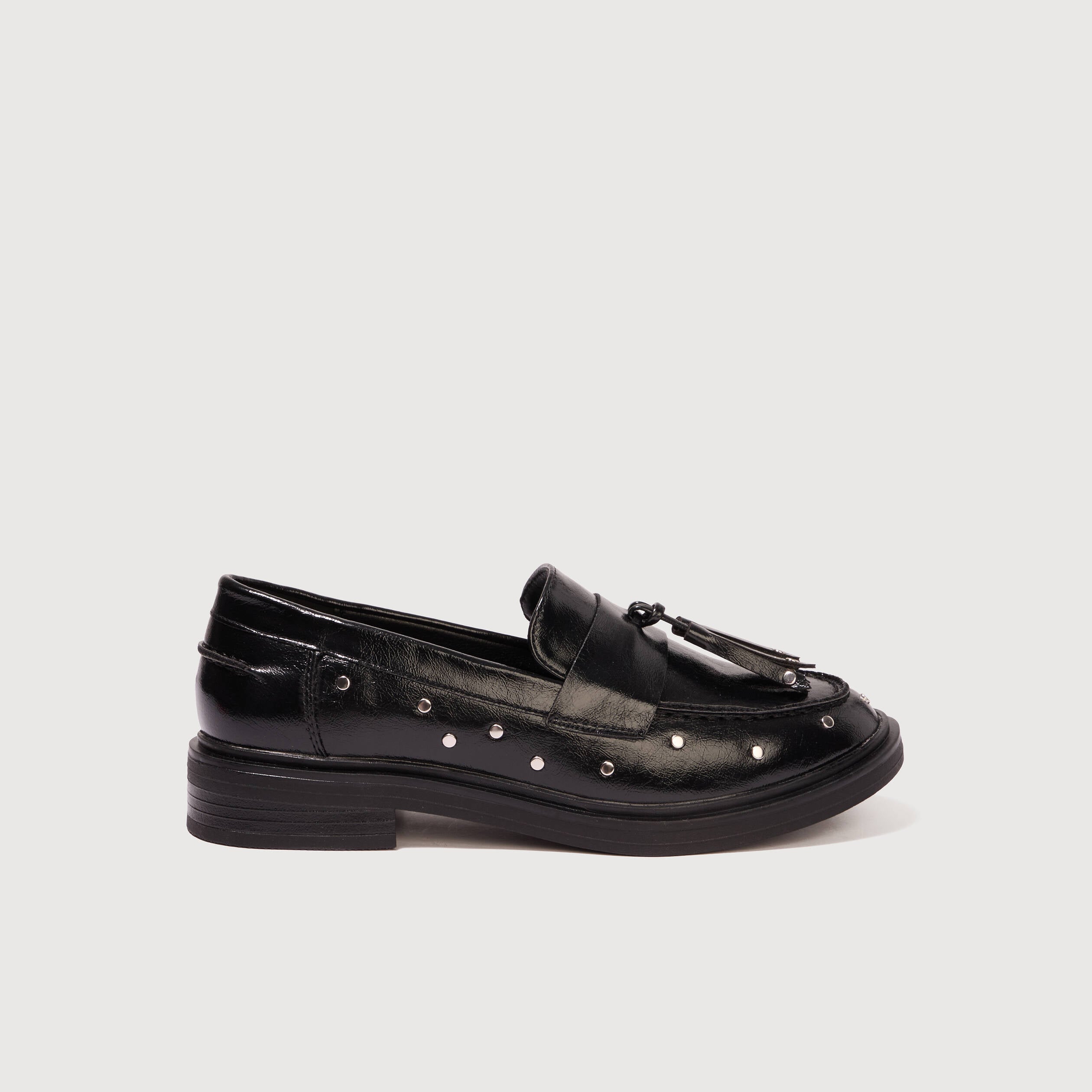 Mocassins avec d&eacute;tails clout&eacute;s noir femme