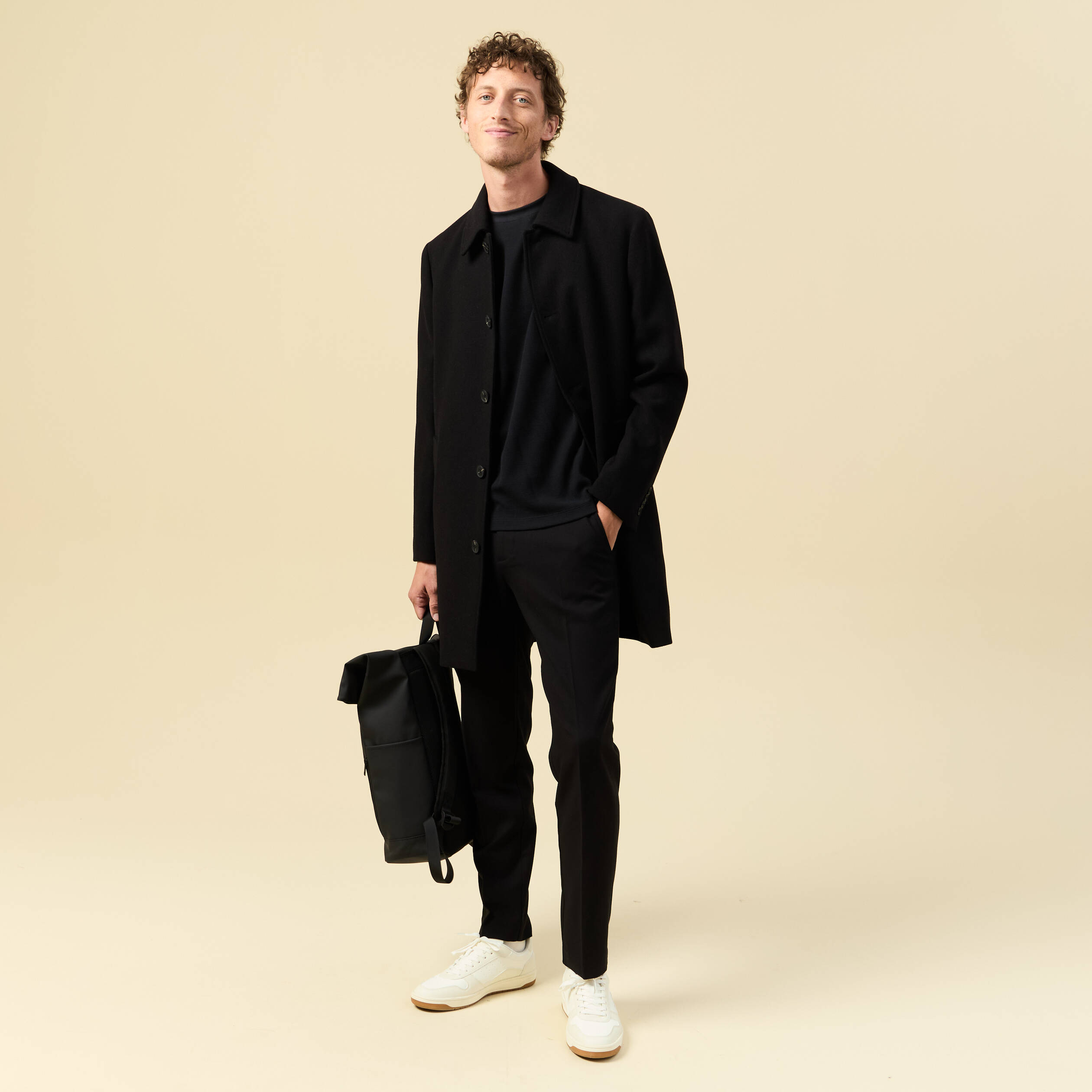 Manteau droit long manches longues noir homme