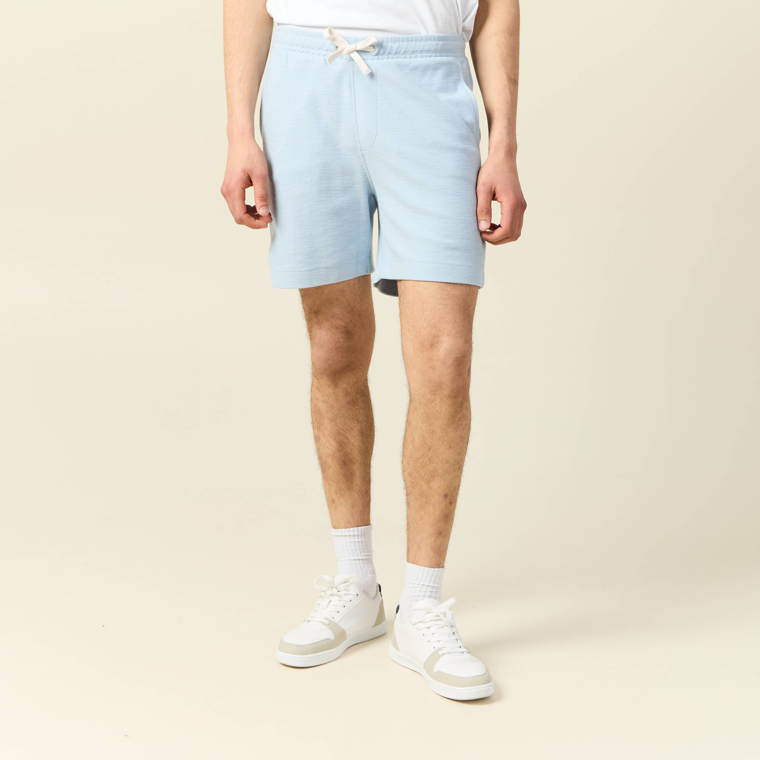 Short droit avec cordon bleu ciel homme