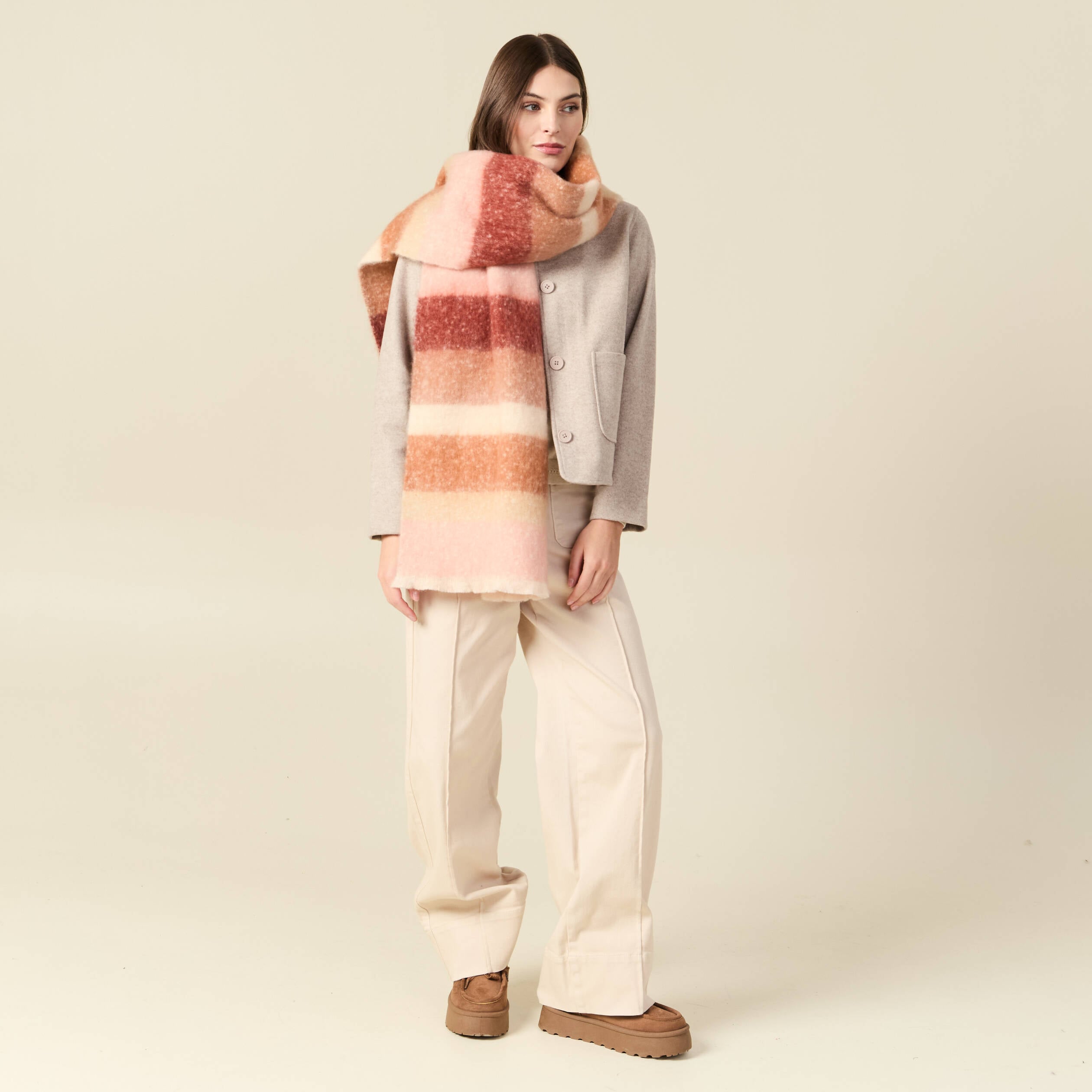 Cardigan droit court col classique creme femme