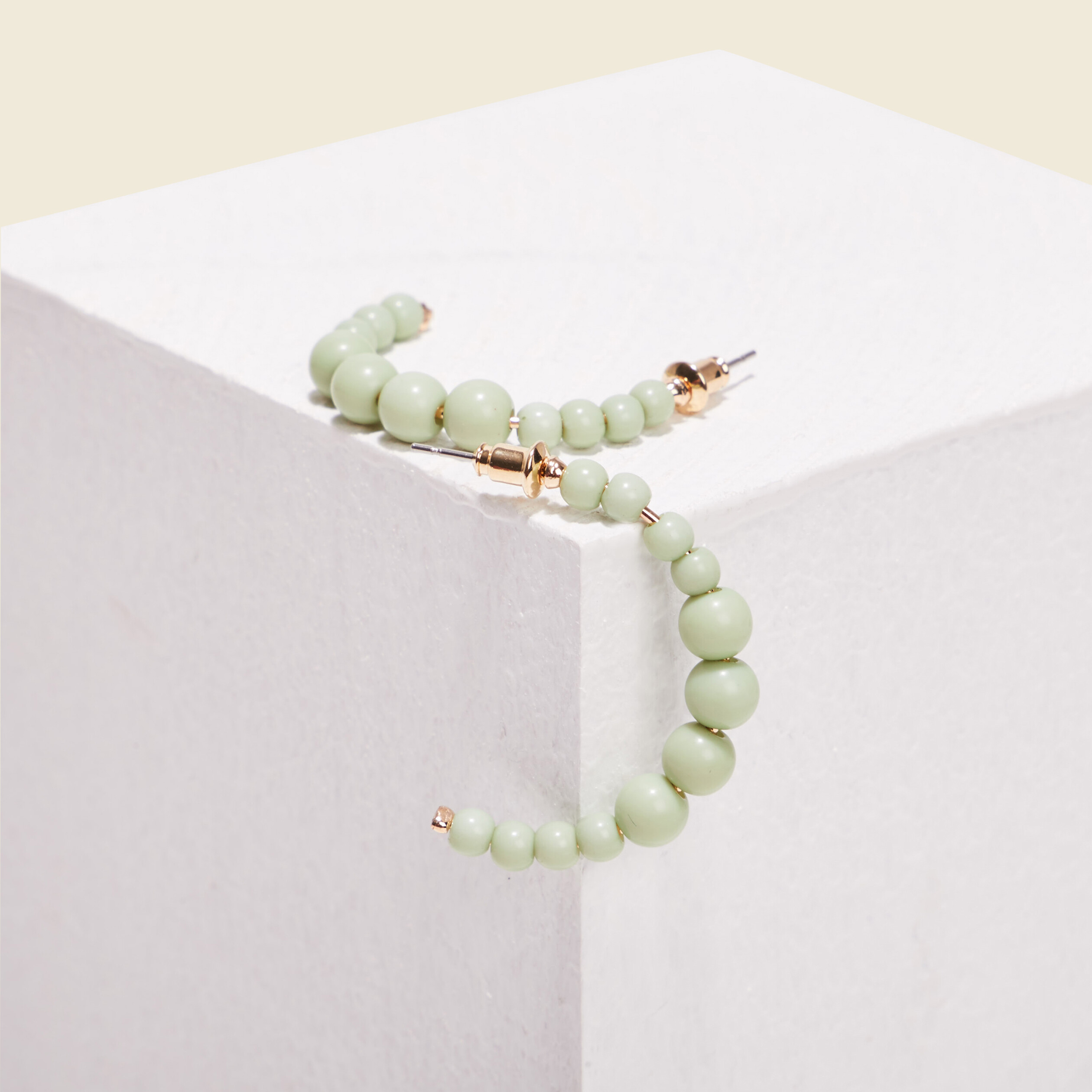 Boucles d'oreilles créoles vert anis femme