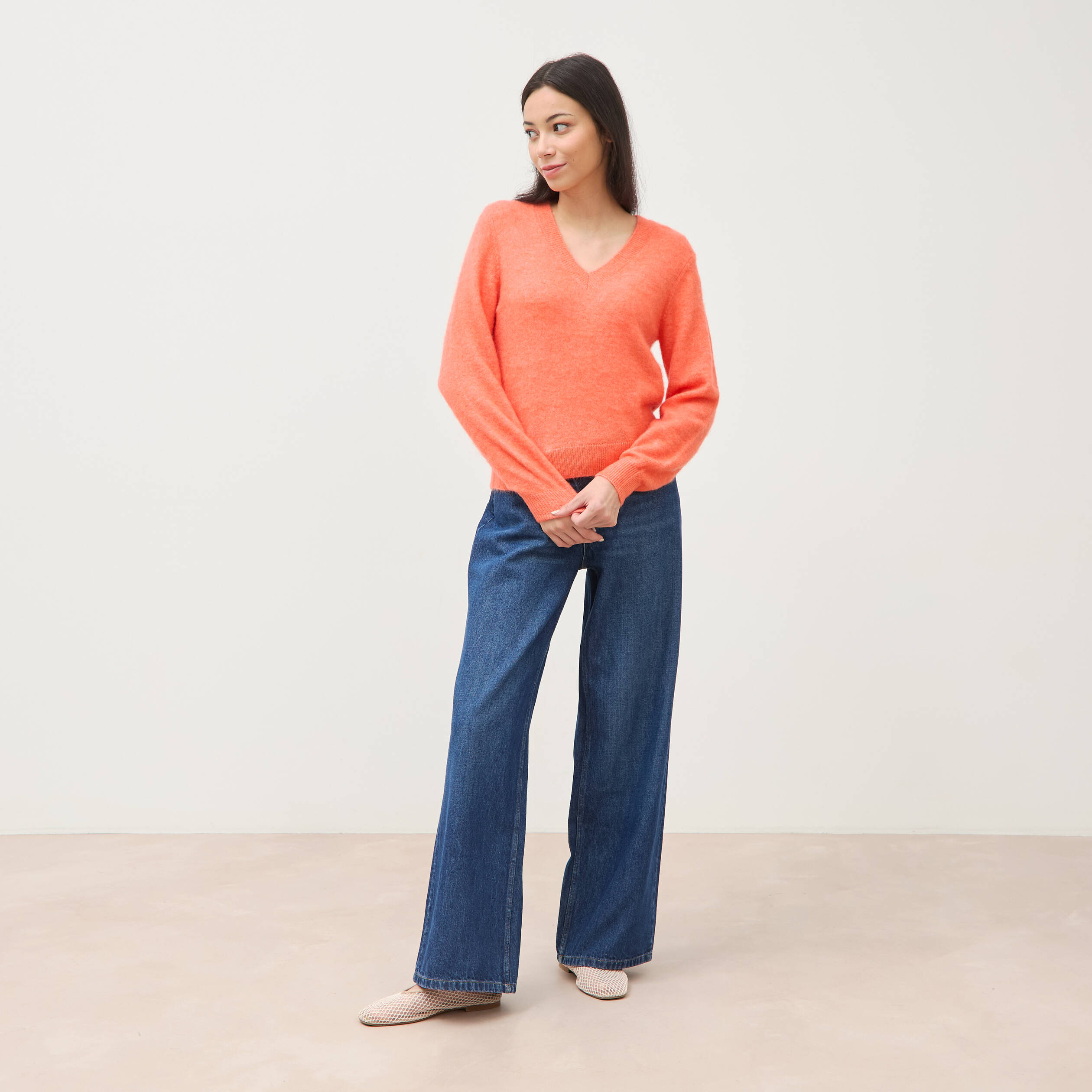 Pull droit col v manches longues rose corail femme