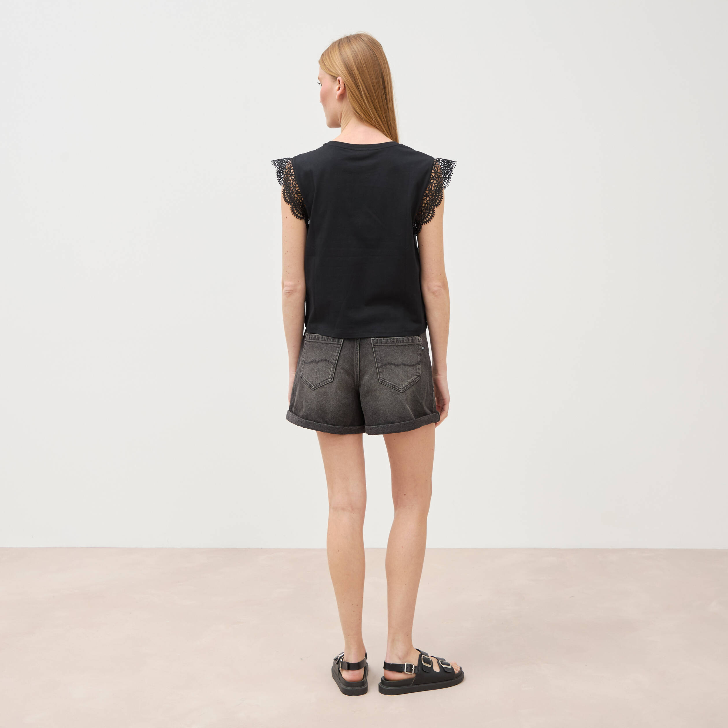 T-shirt manches courtes noir femme