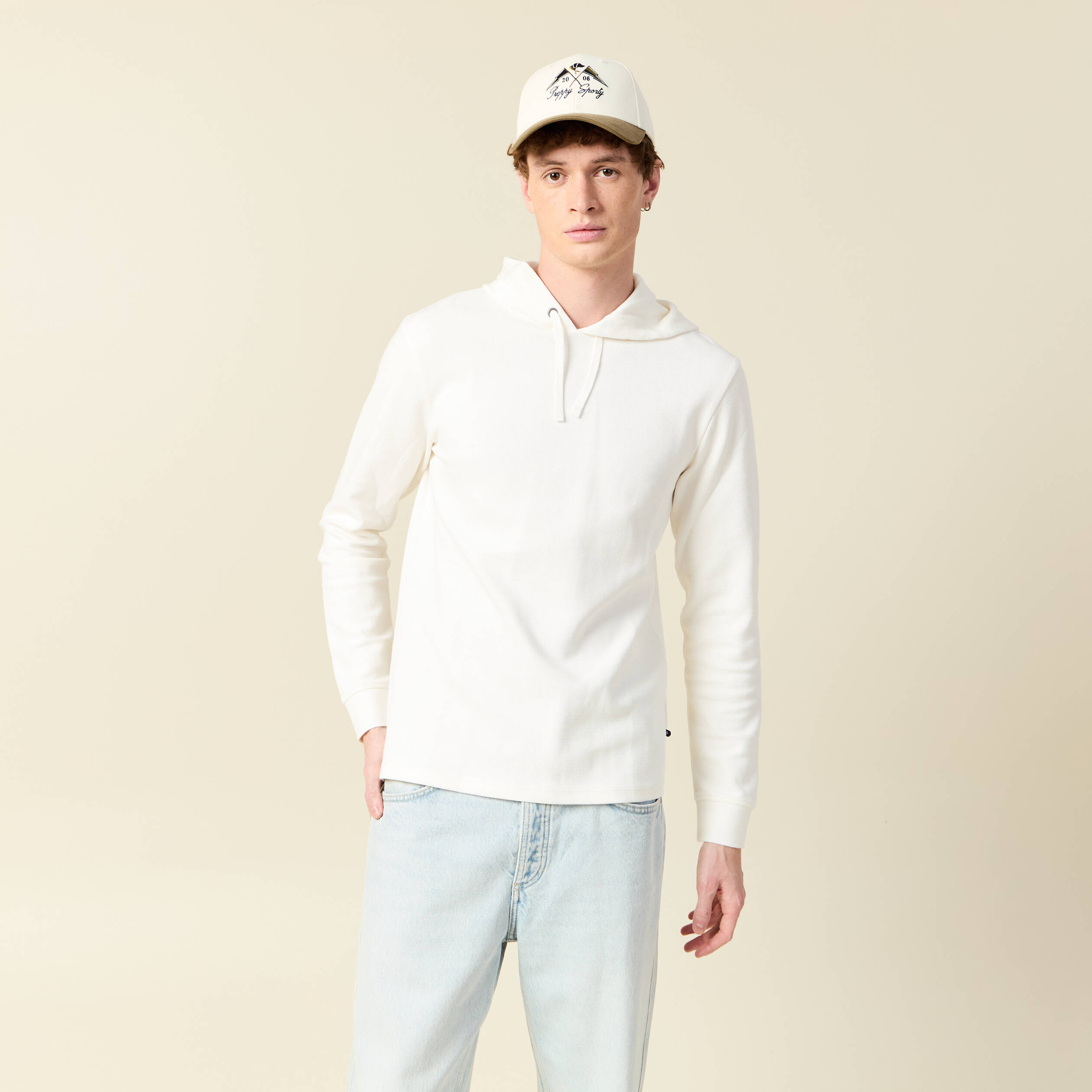 T-shirt &agrave; capuche ecru homme