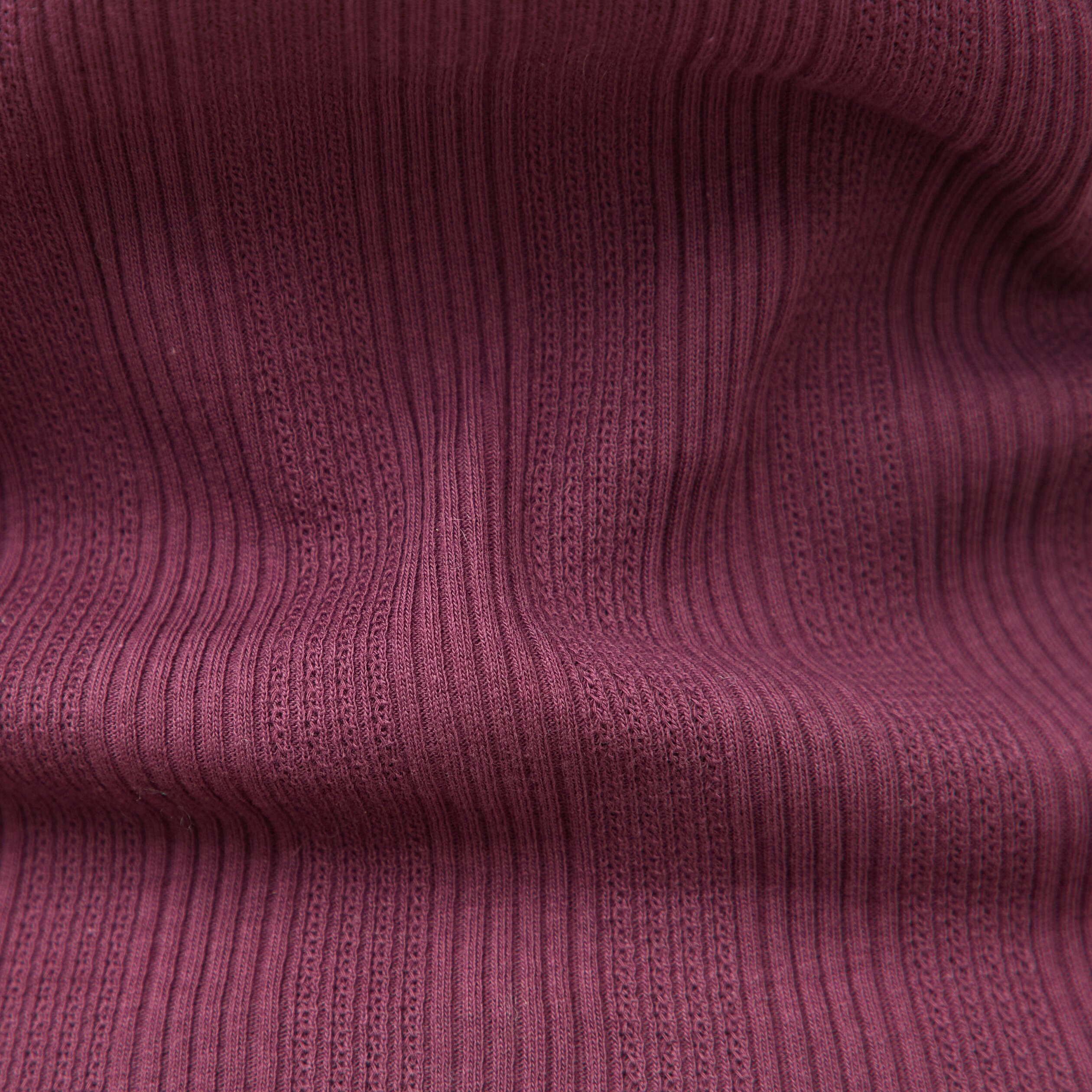 T-shirt col v manches longues ajust&eacute; prune femme