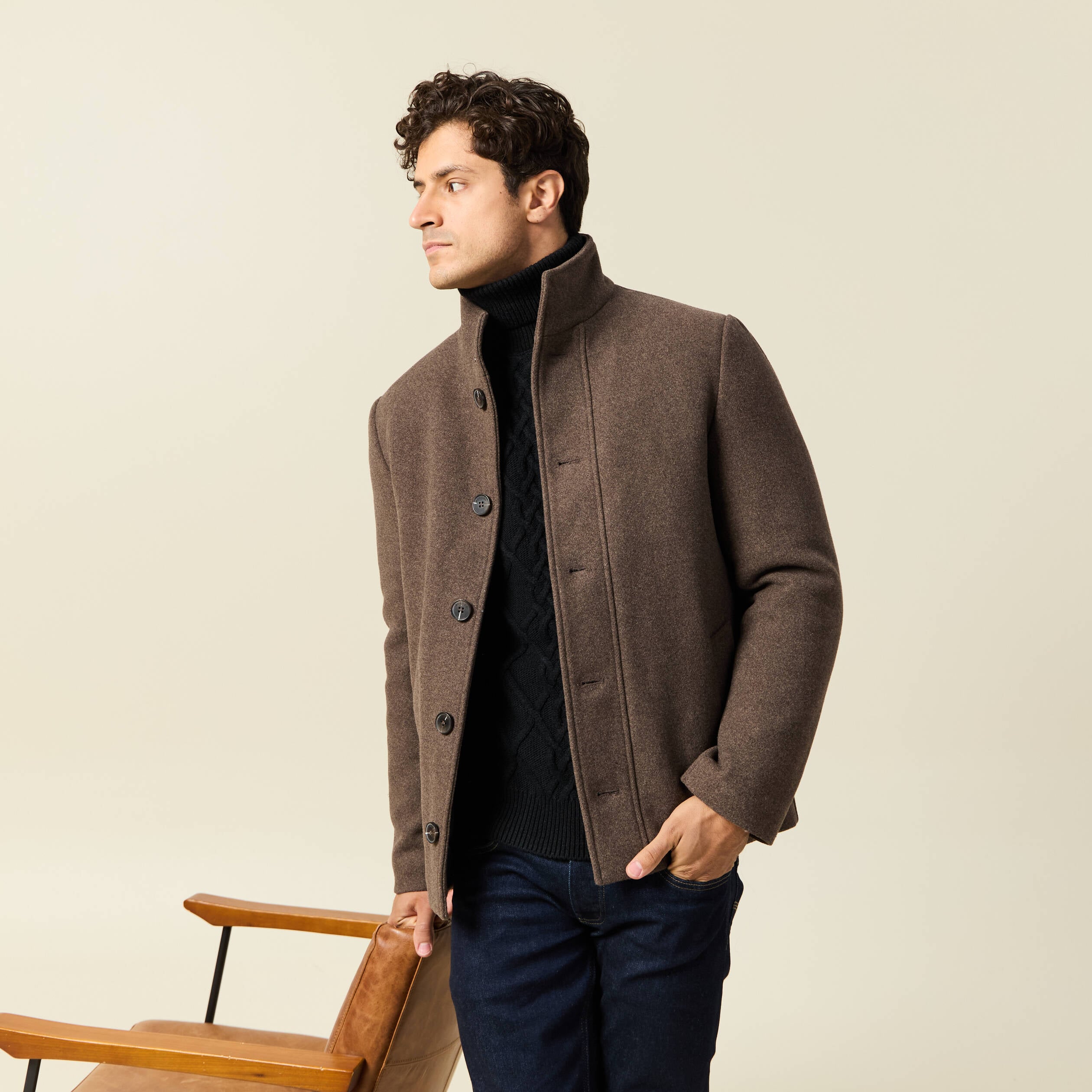 Manteau droit court col montant taupe homme