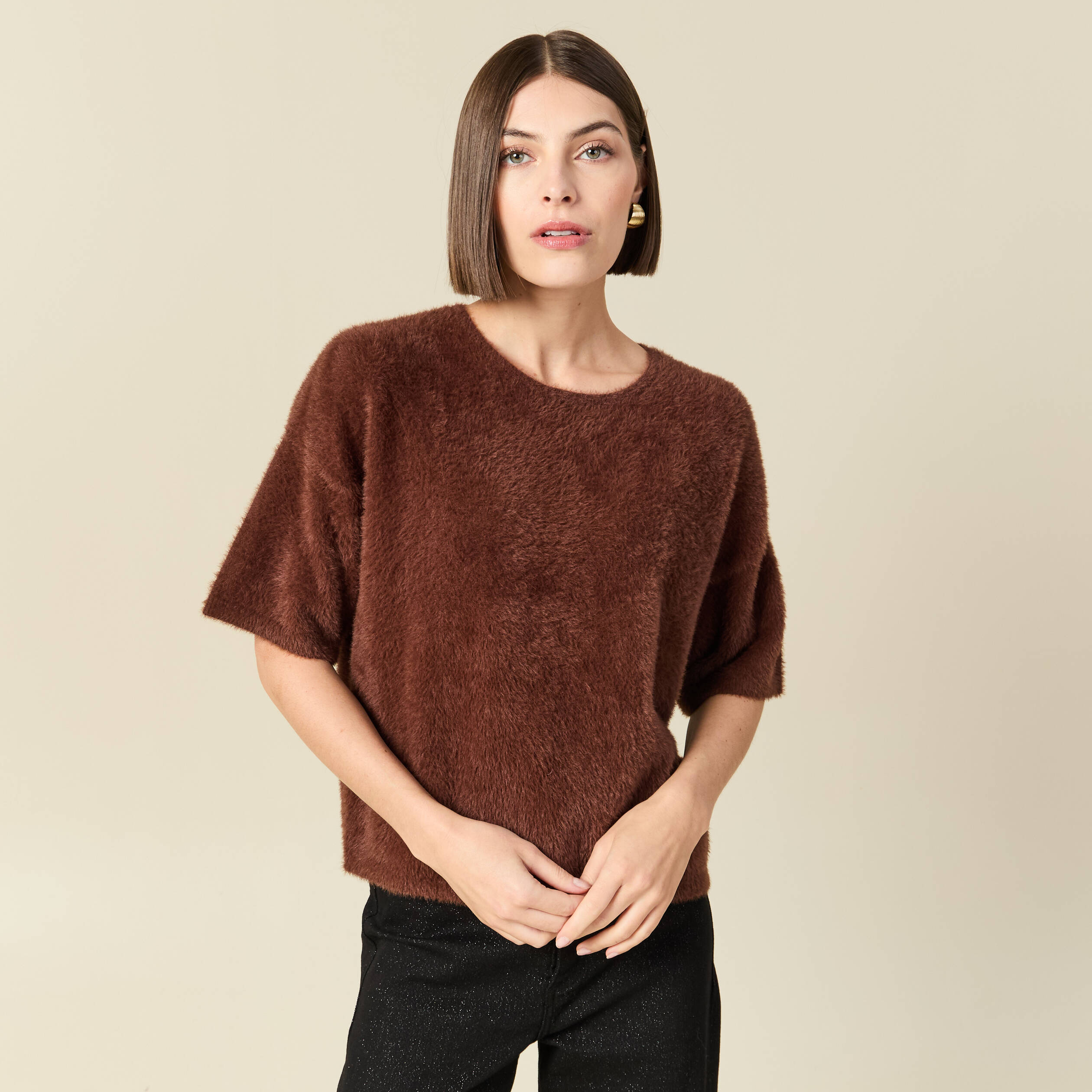 Pull droit court manches coude col rond marron femme