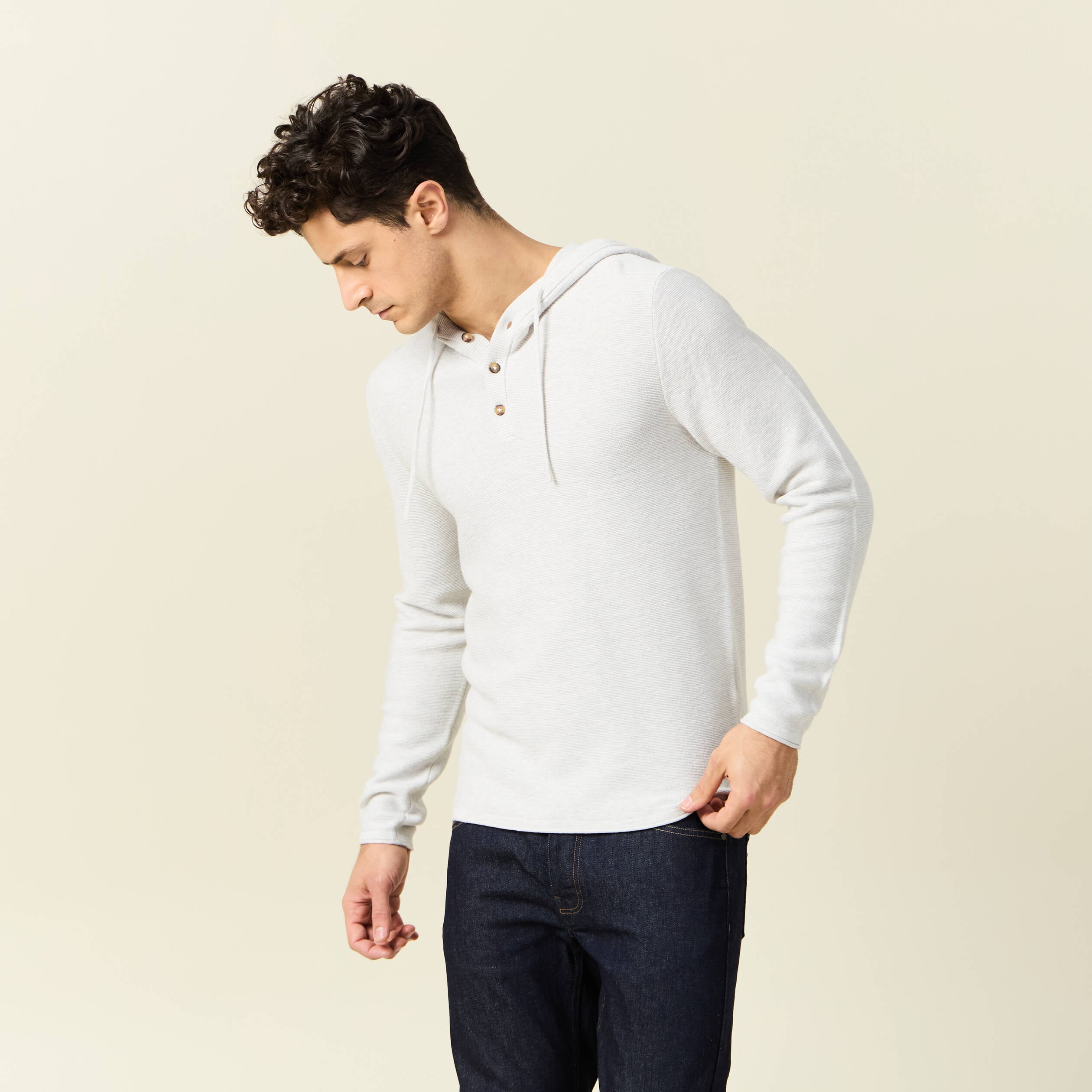 Pull &agrave; capuche ecru homme