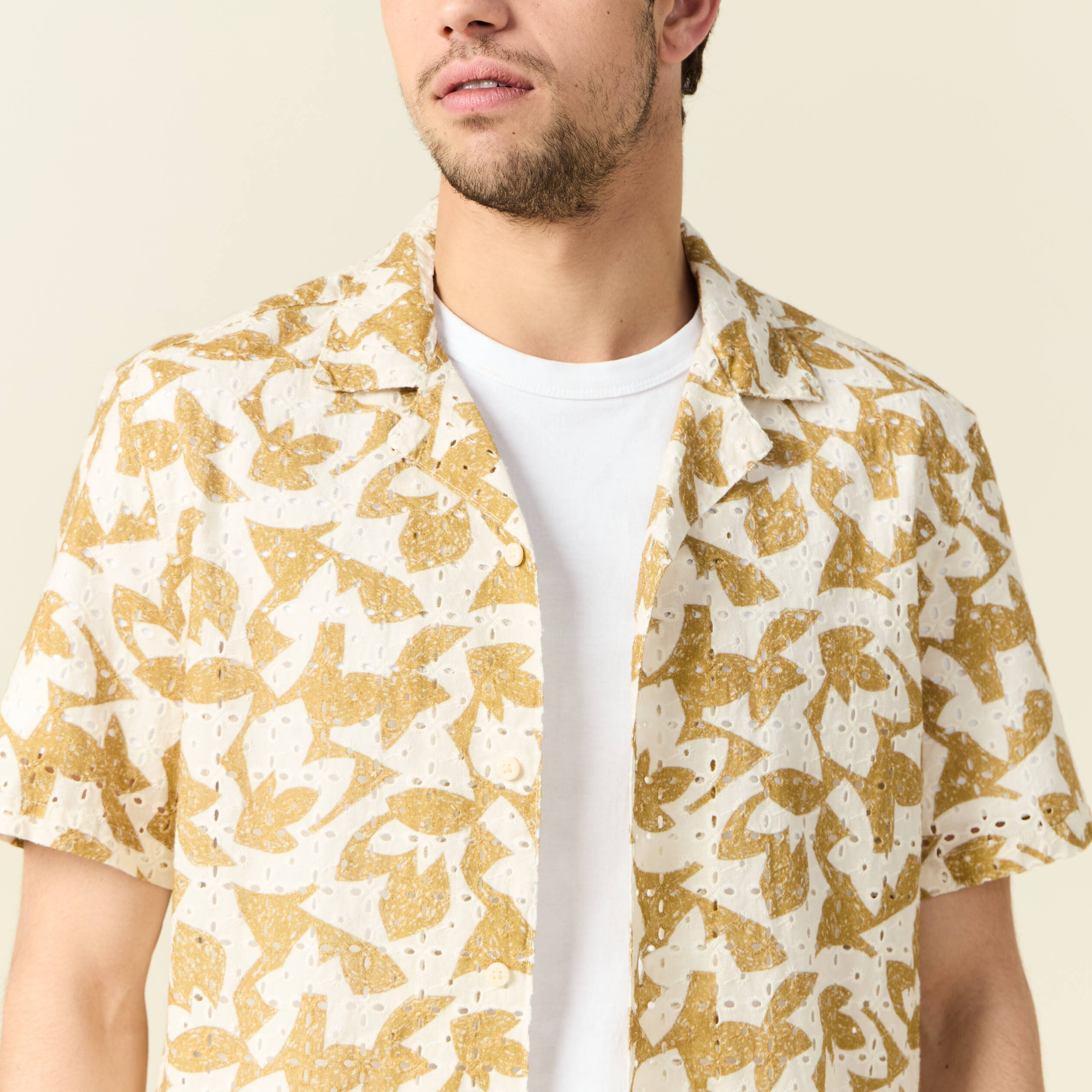 Chemise Manches Courtes Volcom Stonemarcos – Taille M, Beige, Motif Géométrique, Poitrine 44 Pouces – Neuf Avec étiquettes