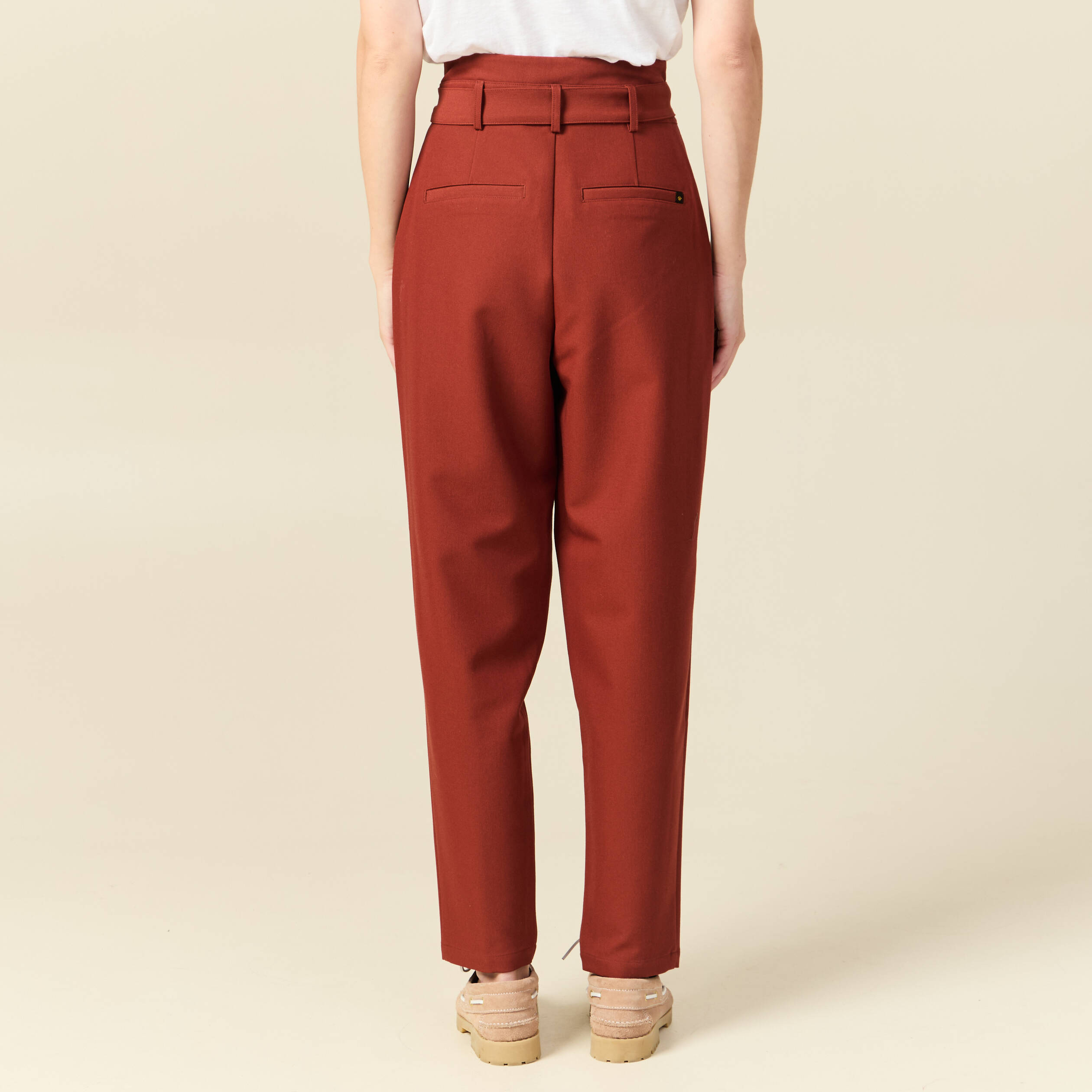 Pantalon carotte taille haute marron cognac femme